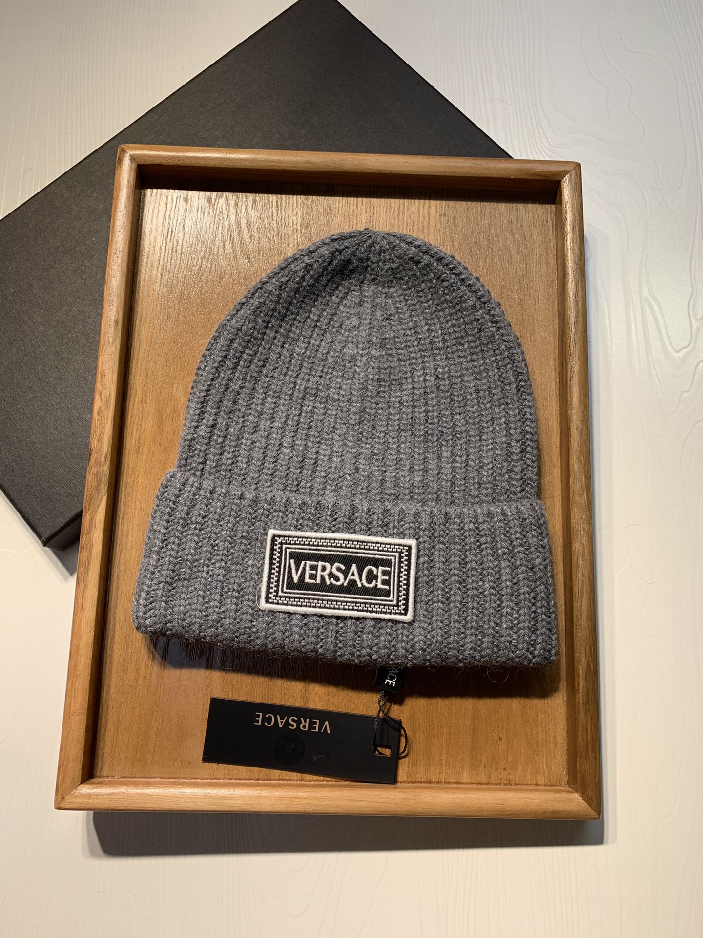 🌹。范思哲。 【羊毛单帽】客供小羊毛！珍贵典藏的灵魂帽子！客供色纱.每个颜色都非常好看！经典！手感软腻.