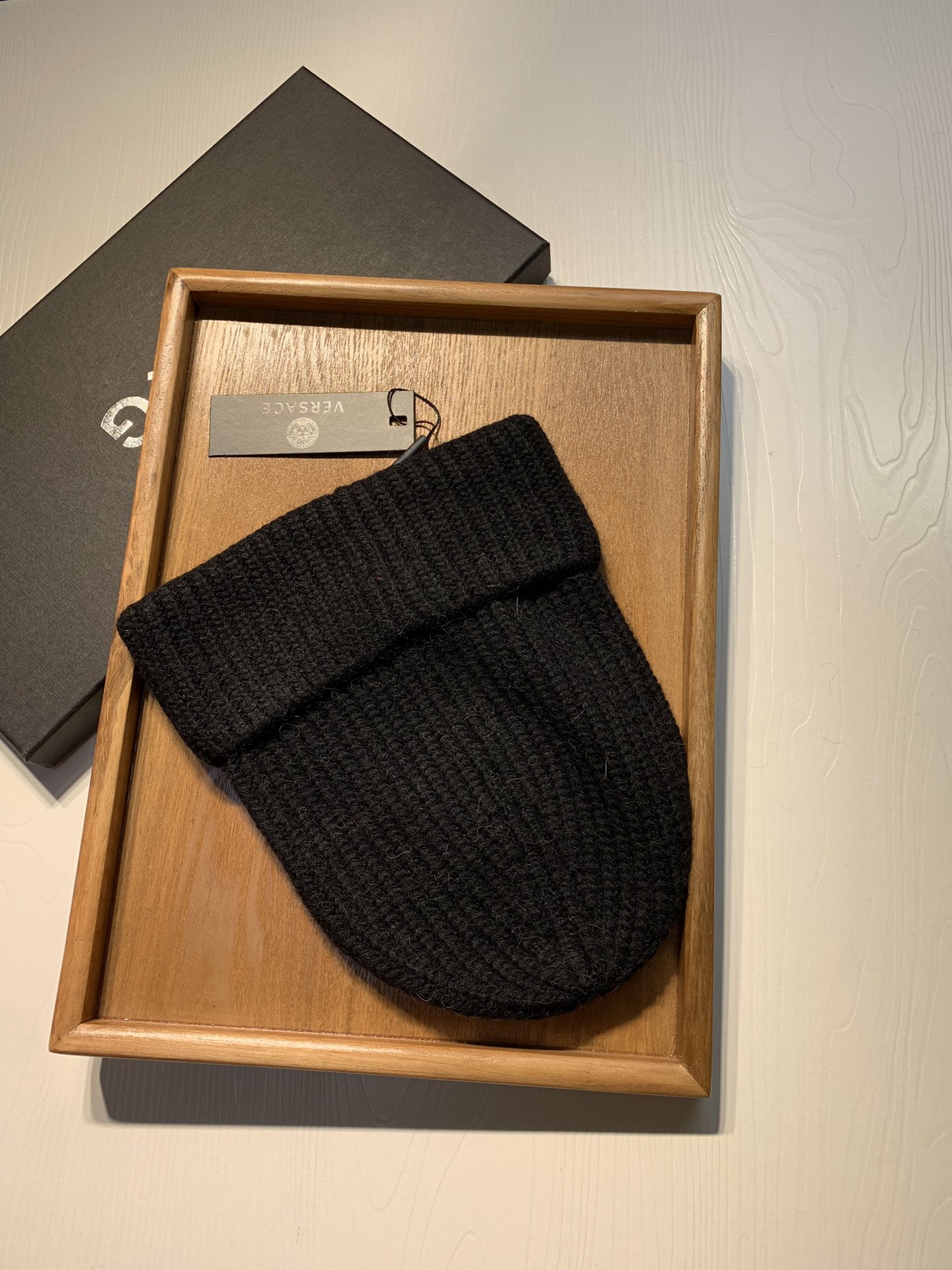 🌹。范思哲。 【羊毛单帽】客供小羊毛！珍贵典藏的灵魂帽子！客供色纱.每个颜色都非常好看！经典！手感软腻.