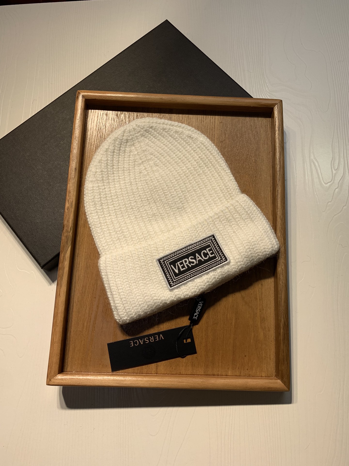 🌹。范思哲。 【羊毛单帽】客供小羊毛！珍贵典藏的灵魂帽子！客供色纱.每个颜色都非常好看！经典！手感软腻.