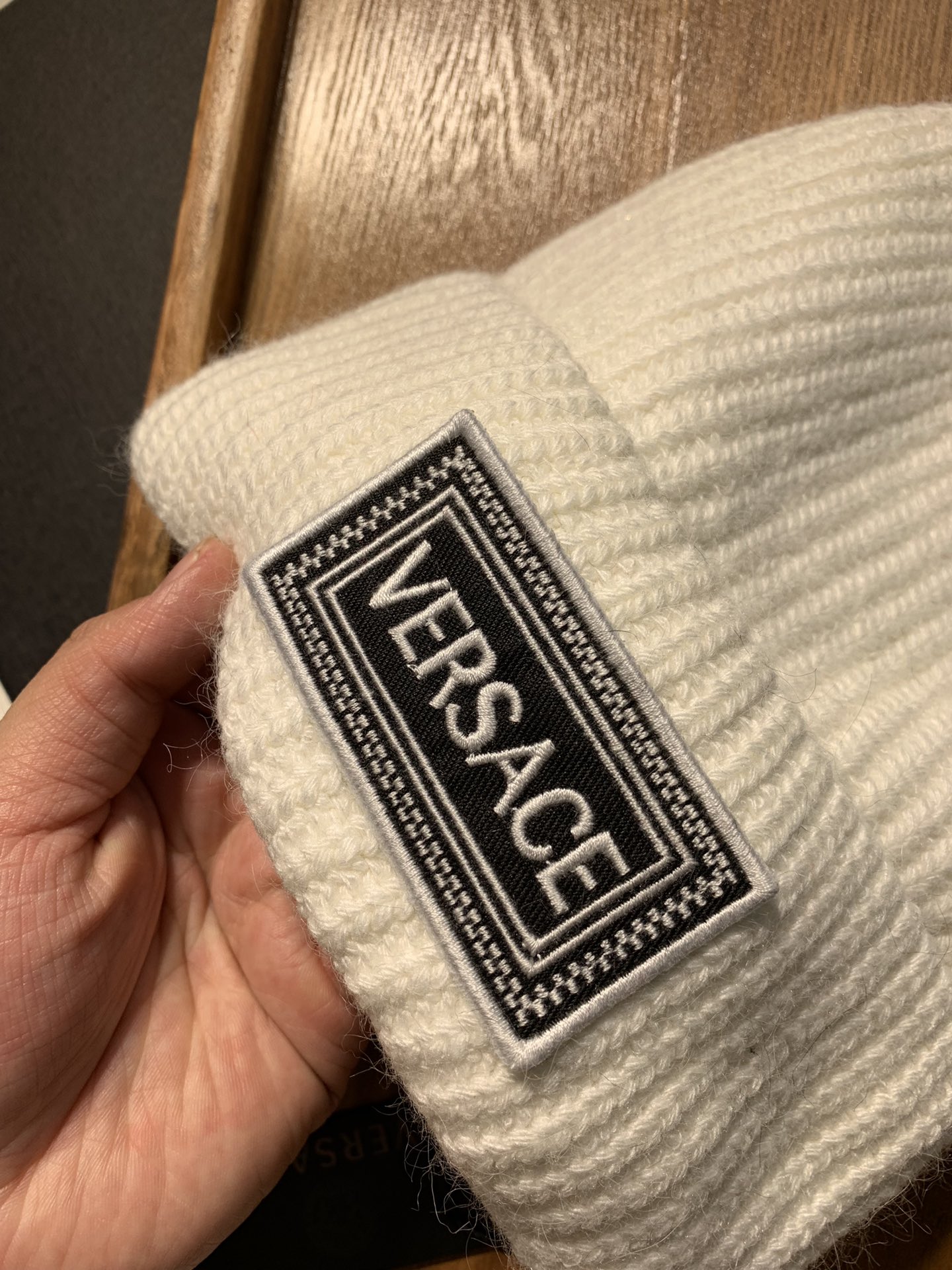 🌹。范思哲。 【羊毛单帽】客供小羊毛！珍贵典藏的灵魂帽子！客供色纱.每个颜色都非常好看！经典！手感软腻.