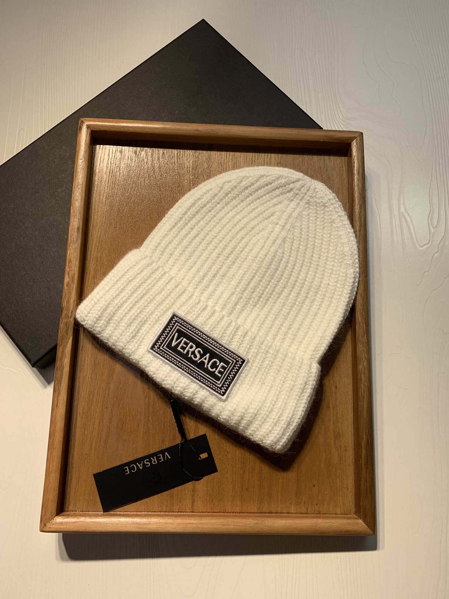 🌹。范思哲。 【羊毛单帽】客供小羊毛！珍贵典藏的灵魂帽子！客供色纱.每个颜色都非常好看！经典！手感软腻.