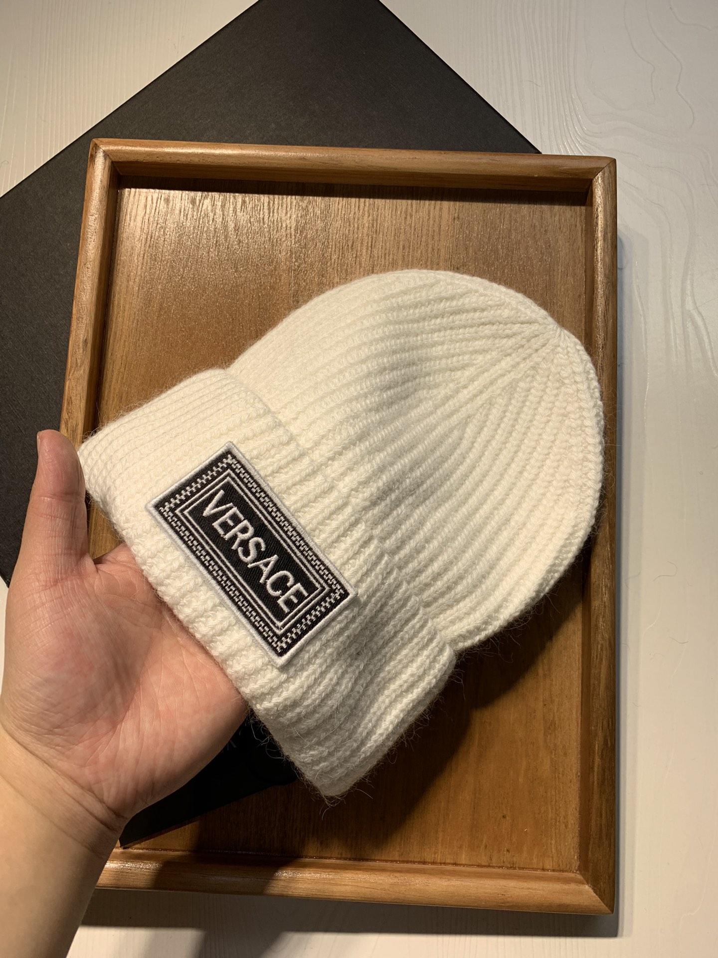 🌹。范思哲。 【羊毛单帽】客供小羊毛！珍贵典藏的灵魂帽子！客供色纱.每个颜色都非常好看！经典！手感软腻.