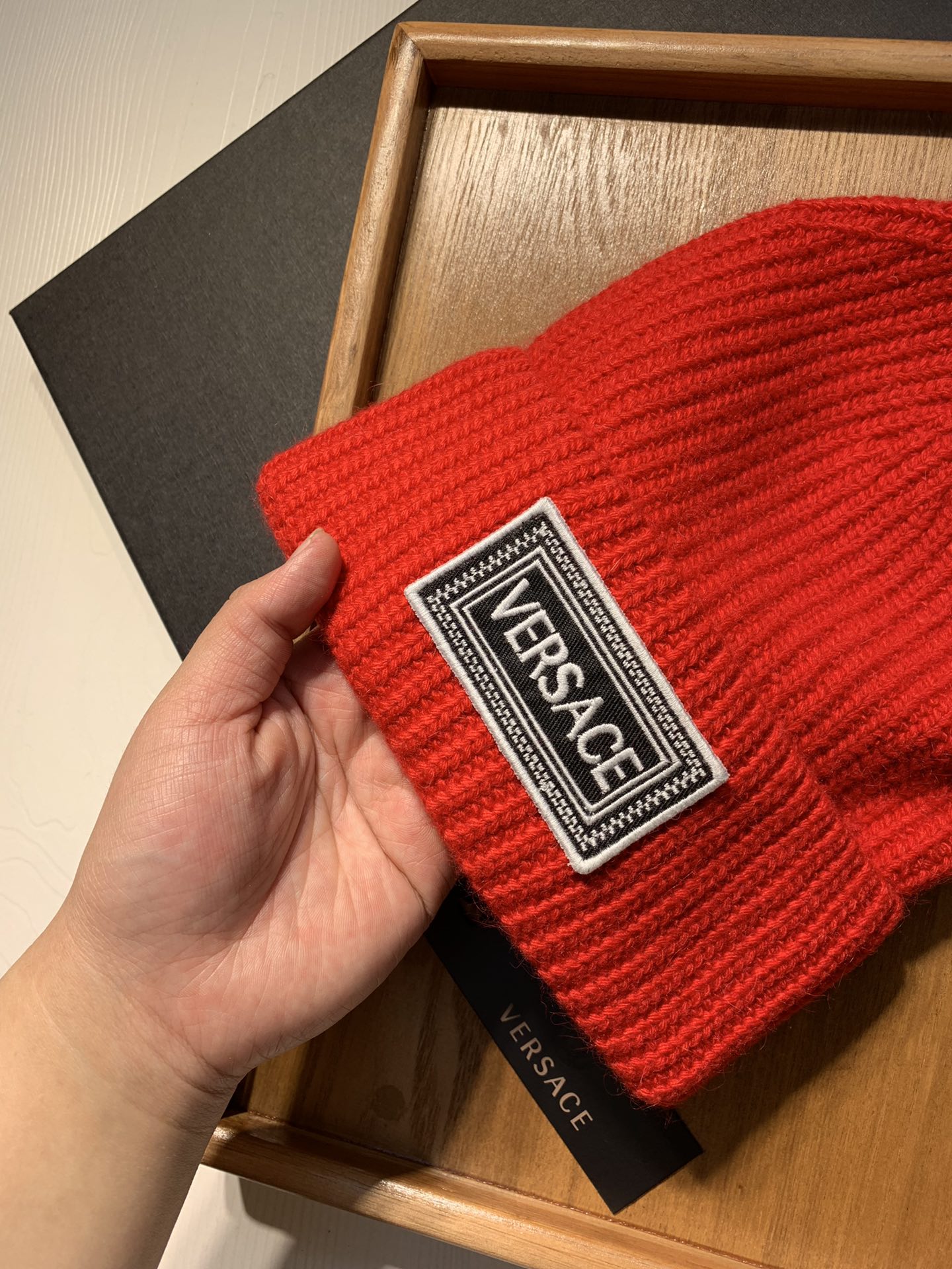 🌹。范思哲。 【羊毛单帽】客供小羊毛！珍贵典藏的灵魂帽子！客供色纱.每个颜色都非常好看！经典！手感软腻.