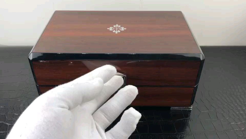 Patek Philippe 皇家 百达翡丽鹦鹉螺系列蓝色表盘女表视频欣赏