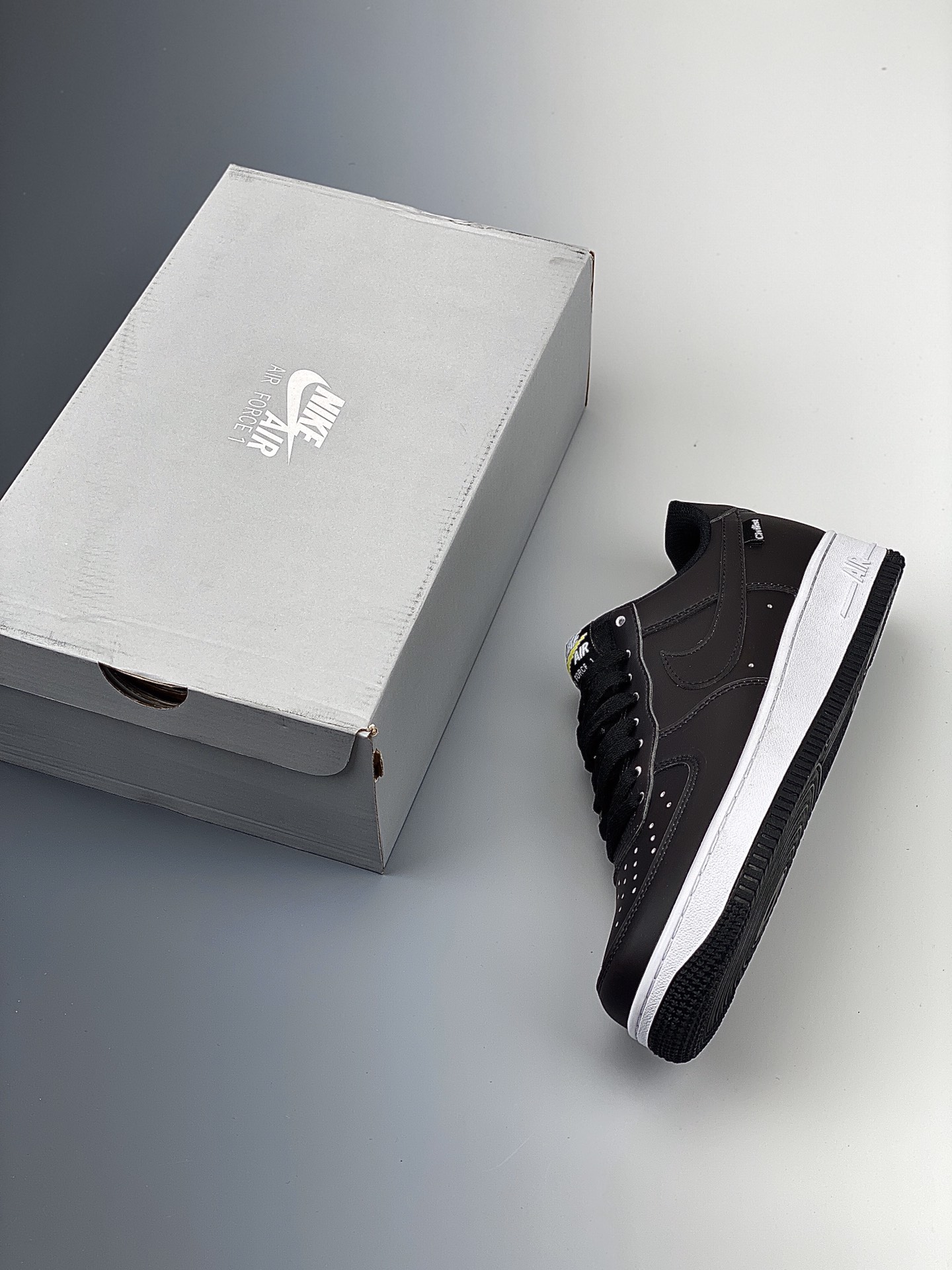 160 Nike Air Force 1 空军一号低帮运动休闲板鞋 CZ5123-001