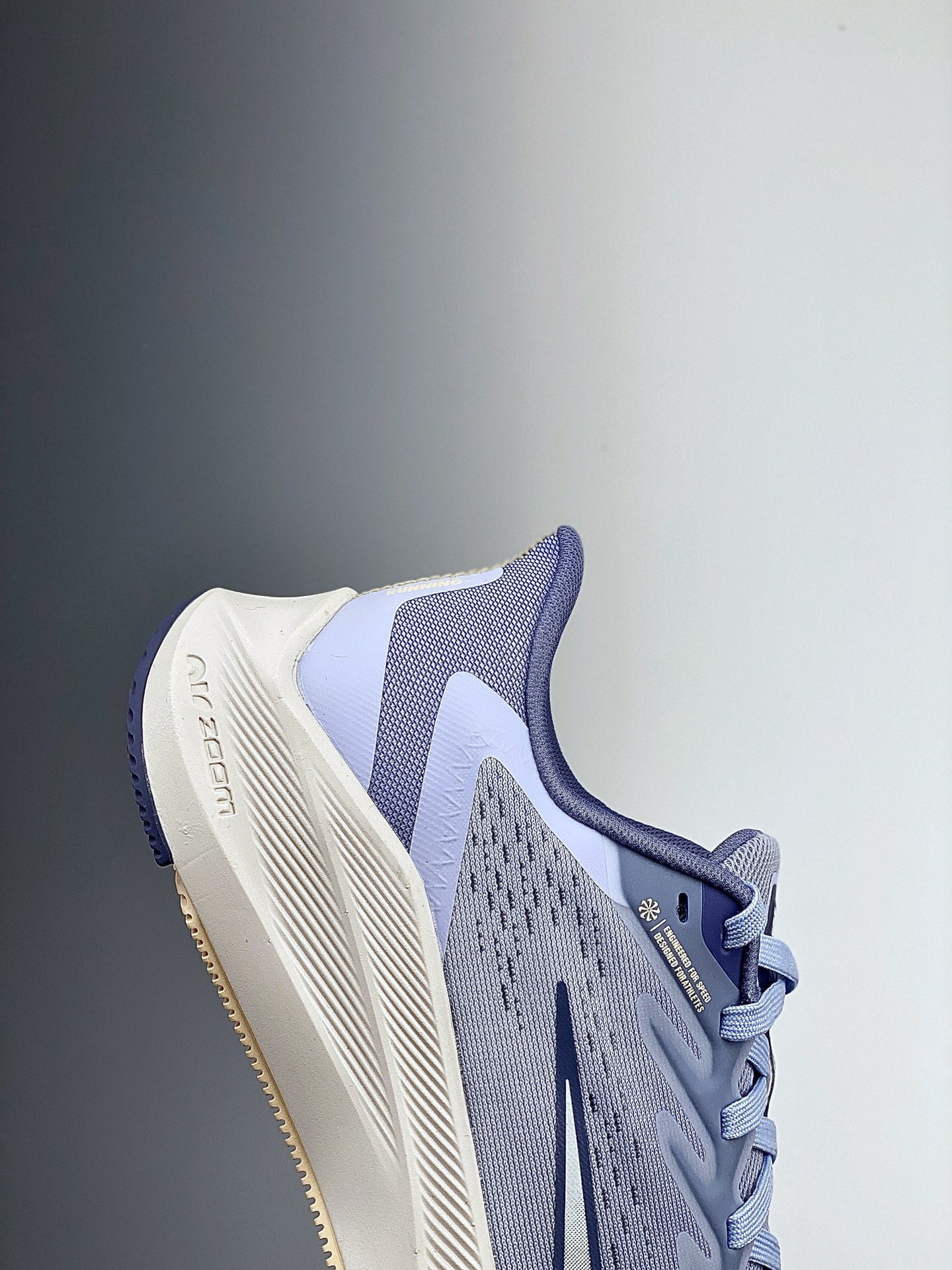 170  Nike Air Zoom Winflo W7代 网面透气 训练跑步鞋 CJ0302-007