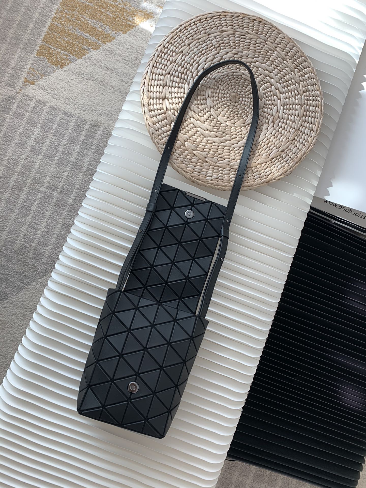 三宅一生｜ISSEY MIYAKE 翻盖水晶包BB03-AG282