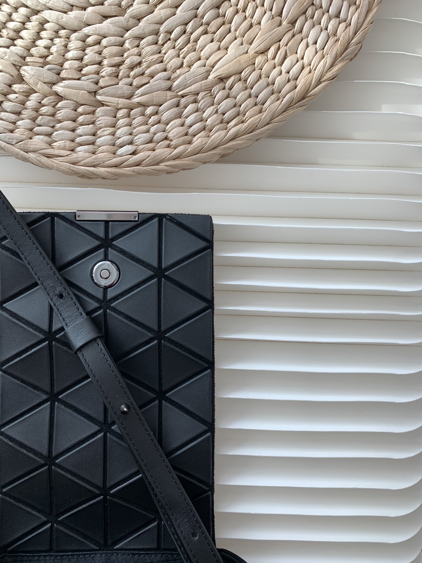 三宅一生｜ISSEY MIYAKE 翻盖水晶包BB03-AG282