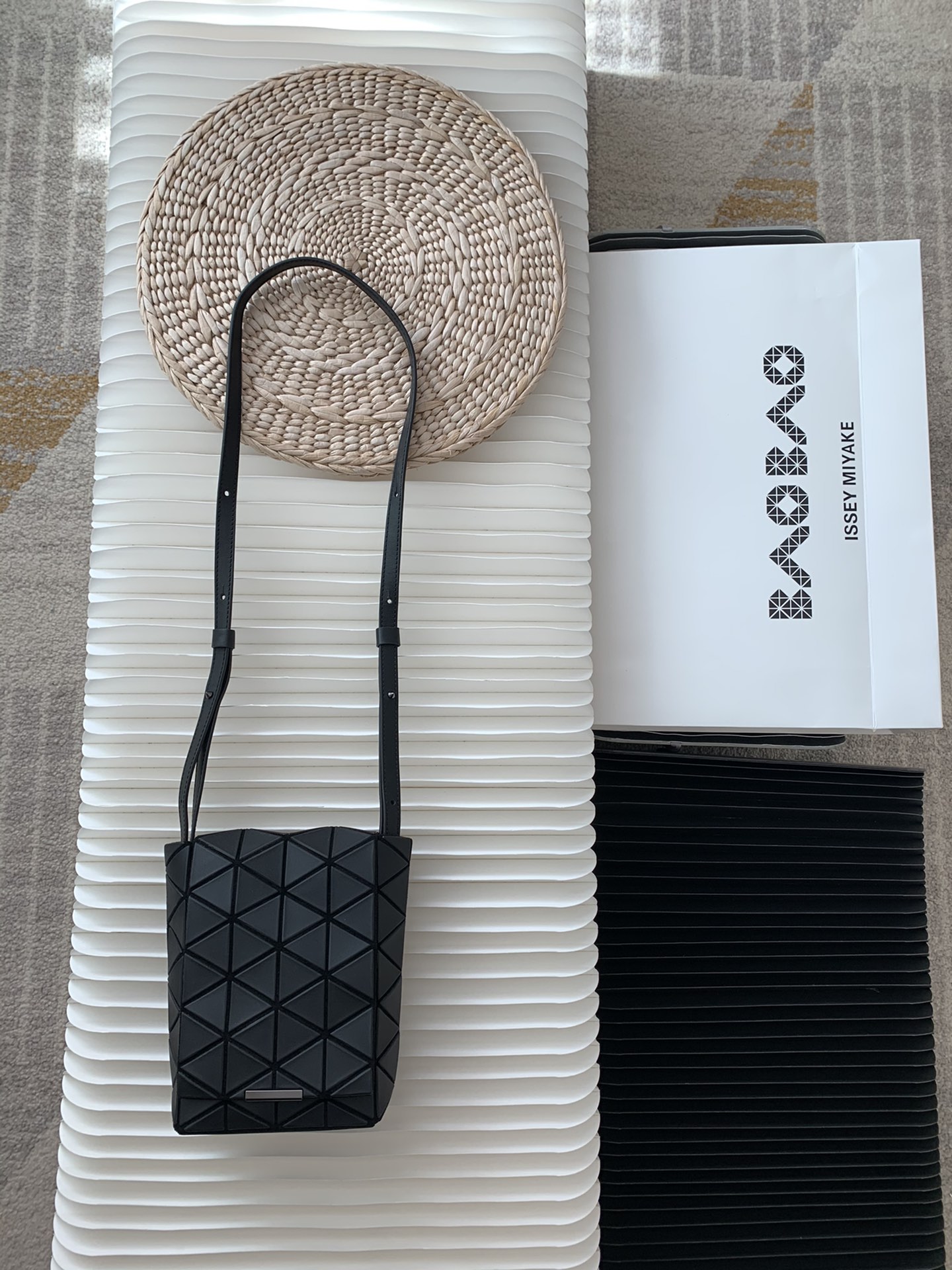 三宅一生｜ISSEY MIYAKE 翻盖水晶包BB03-AG282