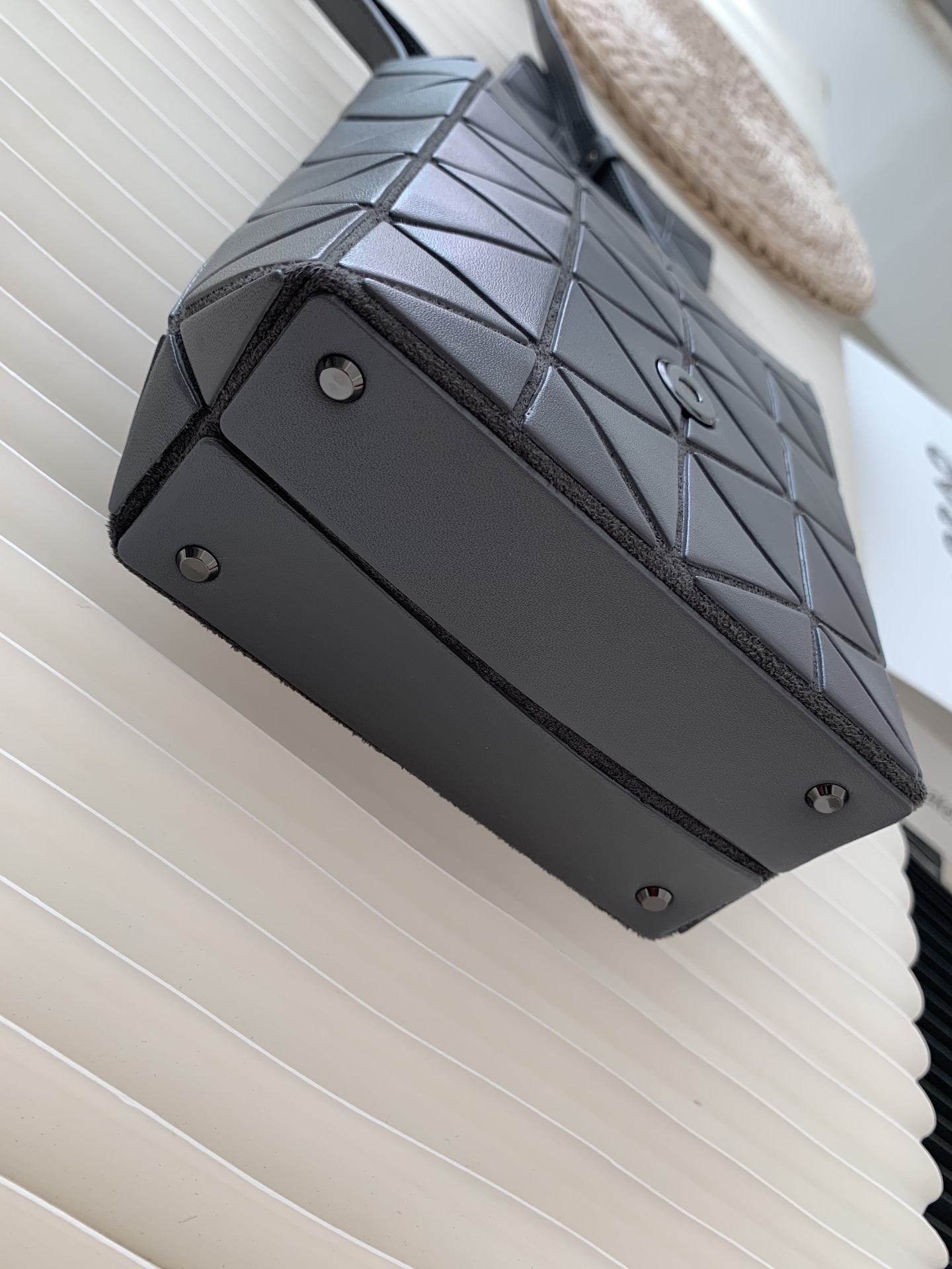 三宅一生｜ISSEY MIYAKE 翻盖水晶包BB03-AG282