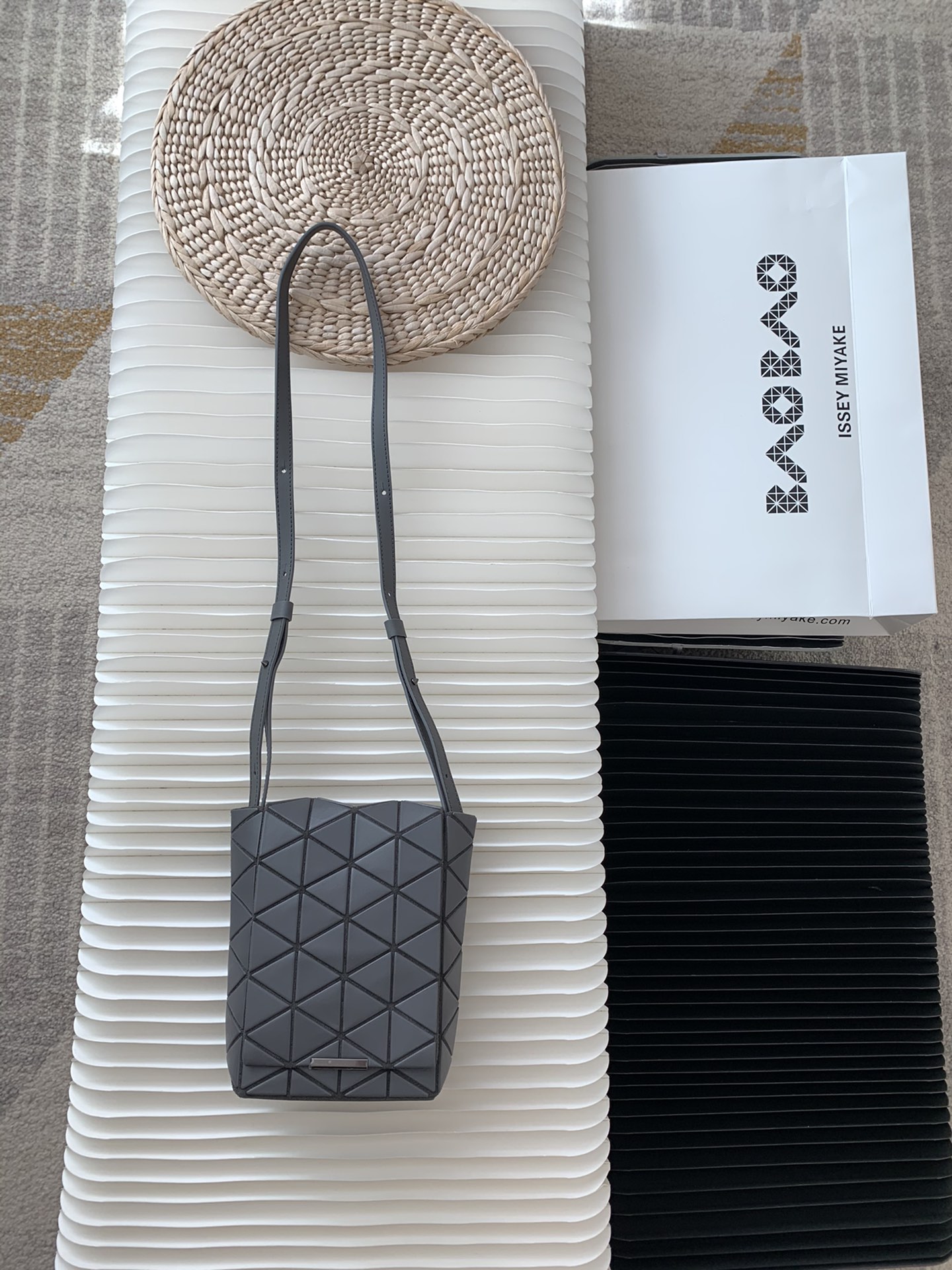 三宅一生｜ISSEY MIYAKE 翻盖水晶包BB03-AG282