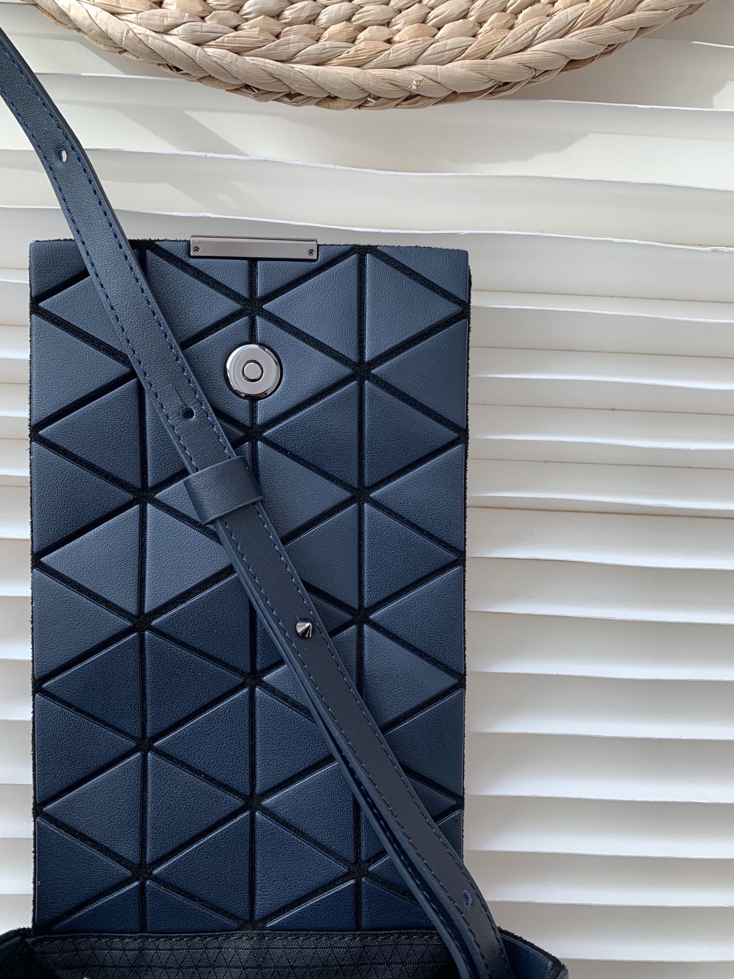 三宅一生｜ISSEY MIYAKE 翻盖水晶包BB03-AG282