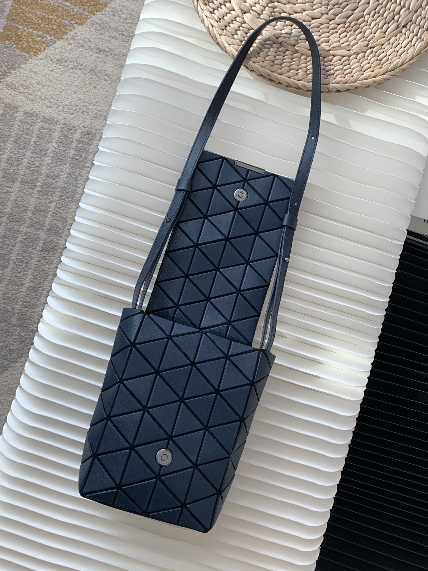 三宅一生｜ISSEY MIYAKE 翻盖水晶包BB03-AG282