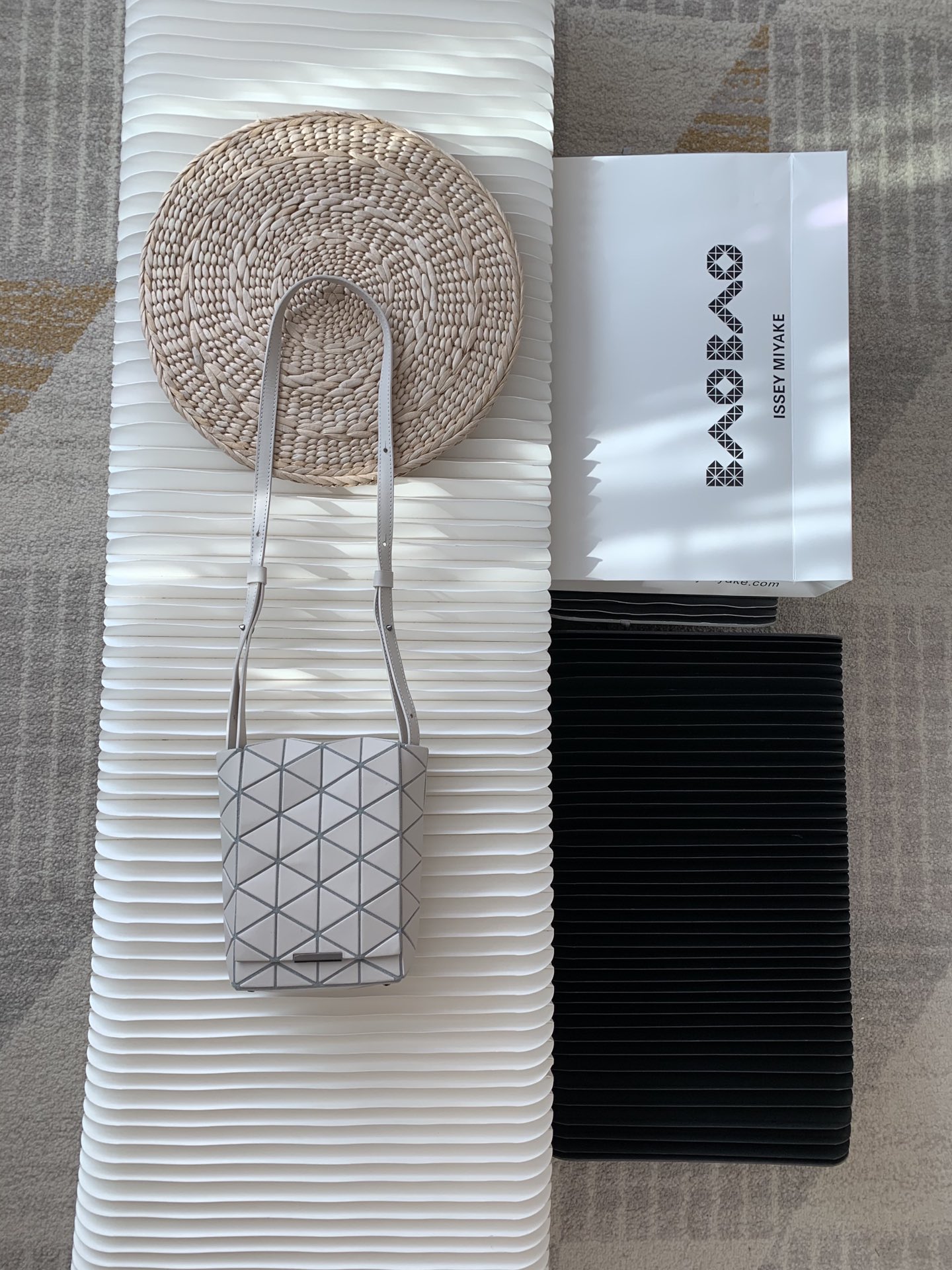 三宅一生｜ISSEY MIYAKE 翻盖水晶包BB03-AG282