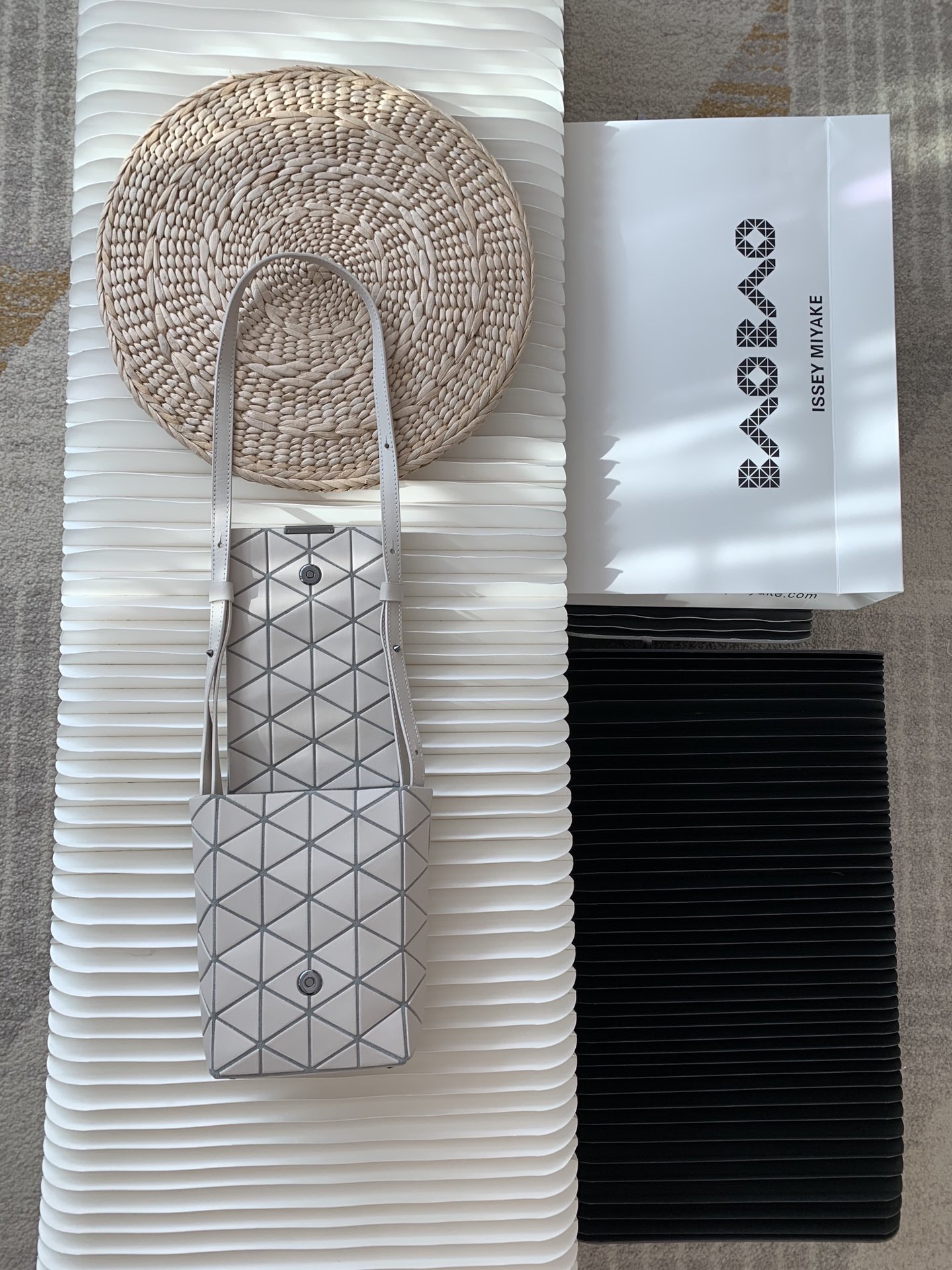 三宅一生｜ISSEY MIYAKE 翻盖水晶包BB03-AG282