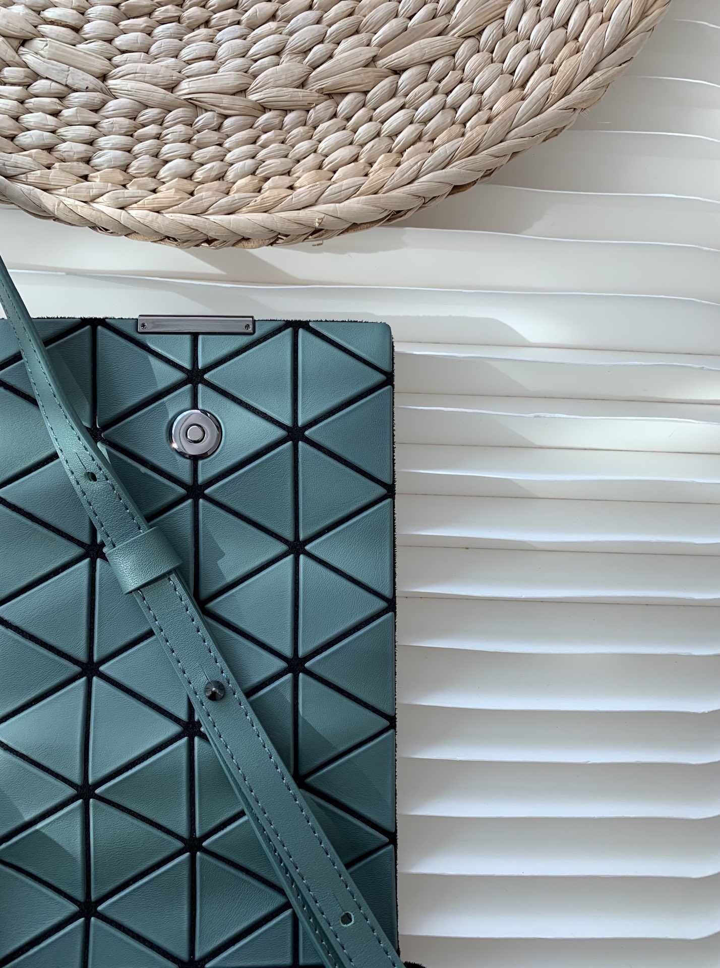 三宅一生｜ISSEY MIYAKE 翻盖水晶包BB03-AG282