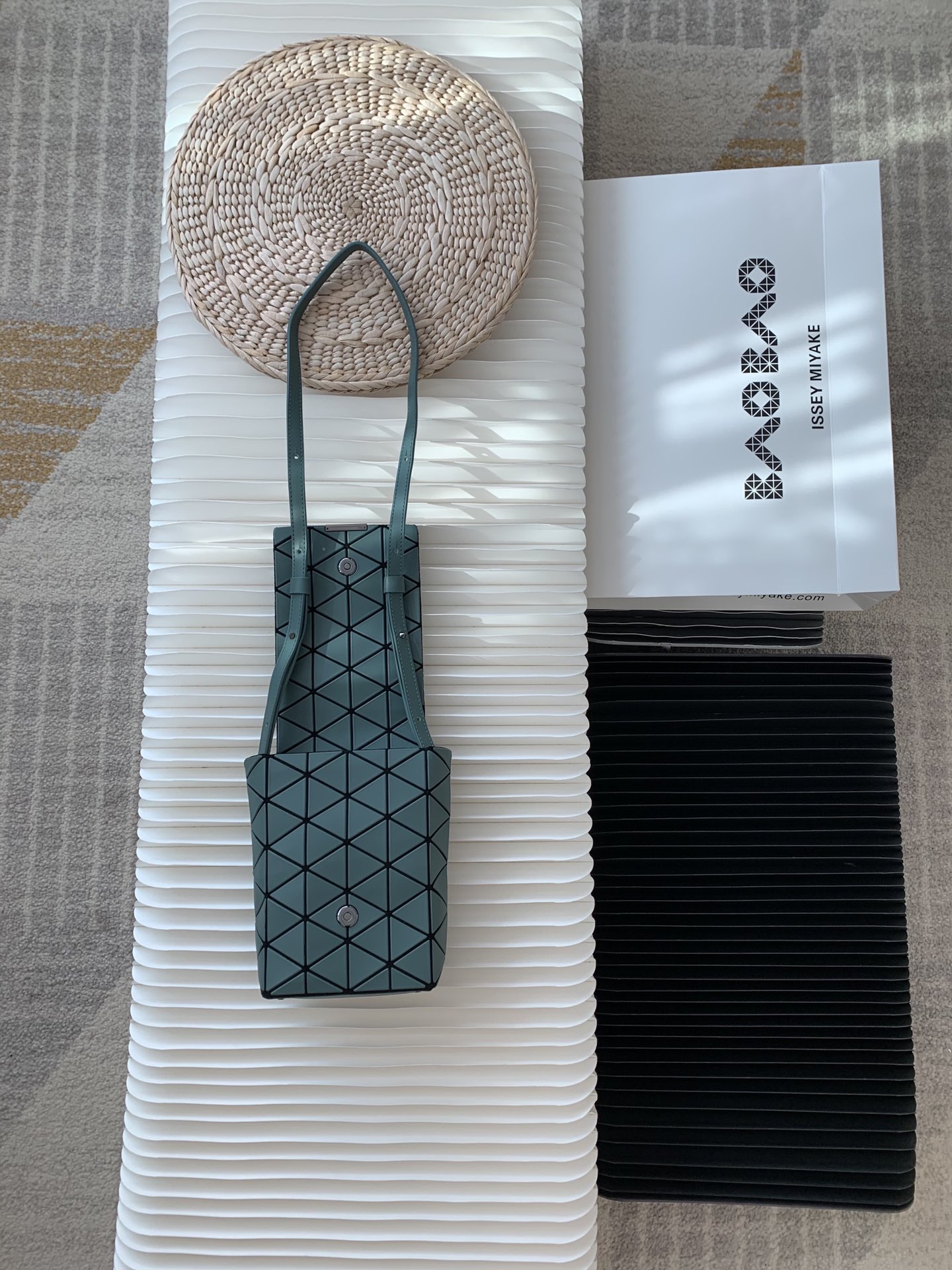 三宅一生｜ISSEY MIYAKE 翻盖水晶包BB03-AG282