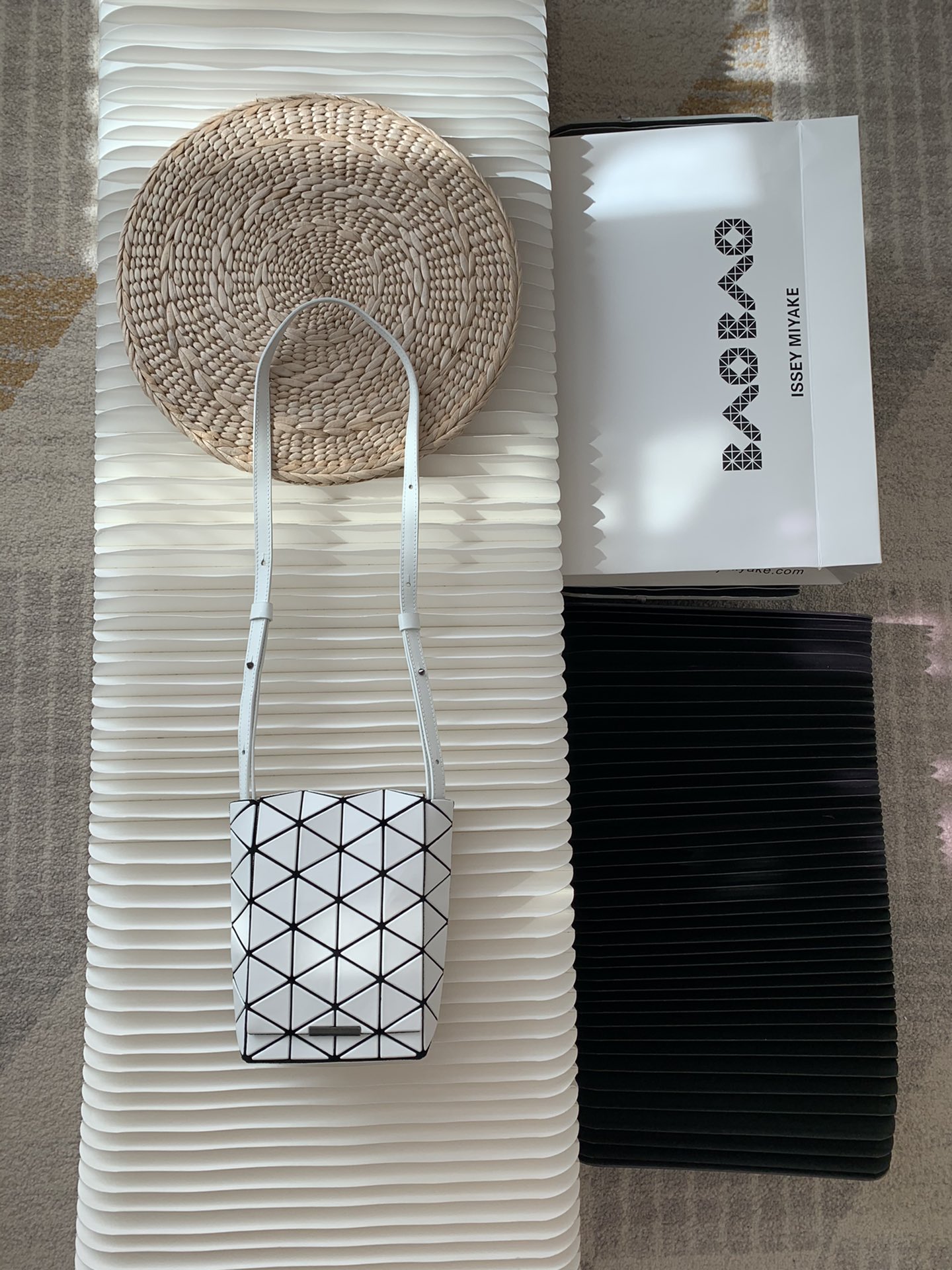 三宅一生｜ISSEY MIYAKE 翻盖水晶包BB03-AG282