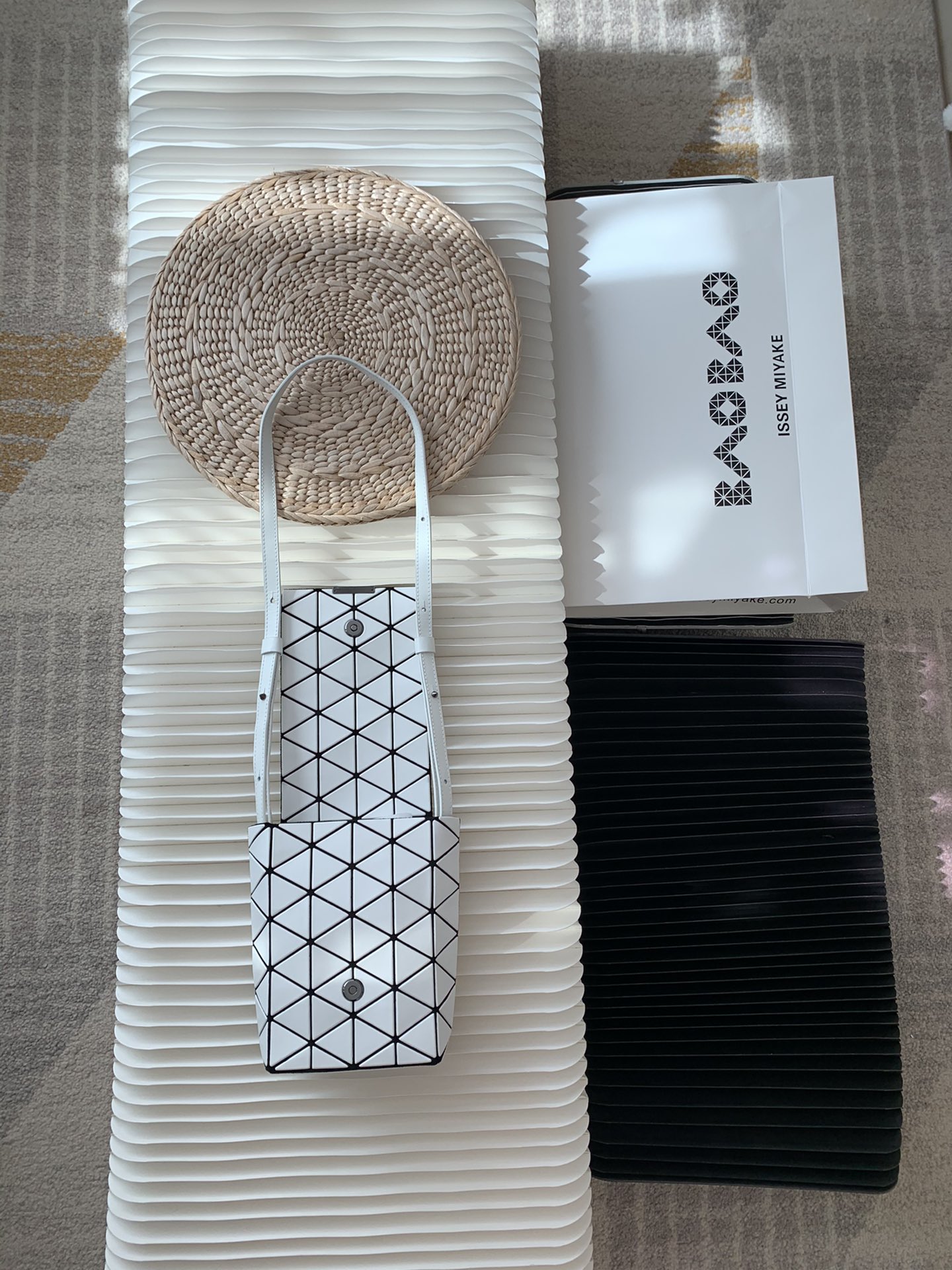 三宅一生｜ISSEY MIYAKE 翻盖水晶包BB03-AG282