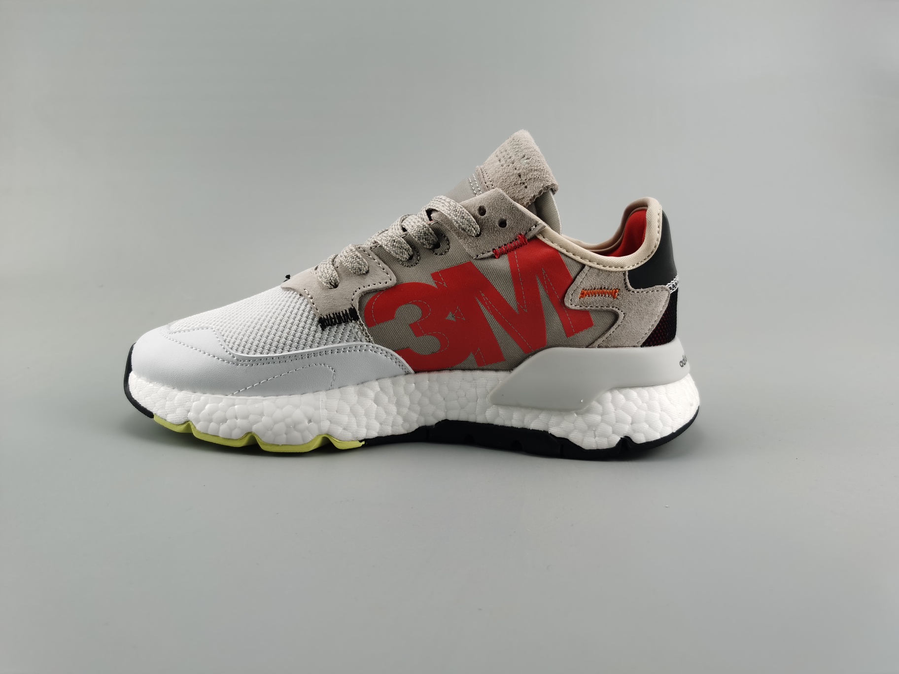 ♨️价格:150 ♨️码数:👉 36至44真爆真标带半码👈 ♨️简介:阿迪达斯adidas 三叶草 NITE JOGGER男女经典运动鞋FX3811 EH1293