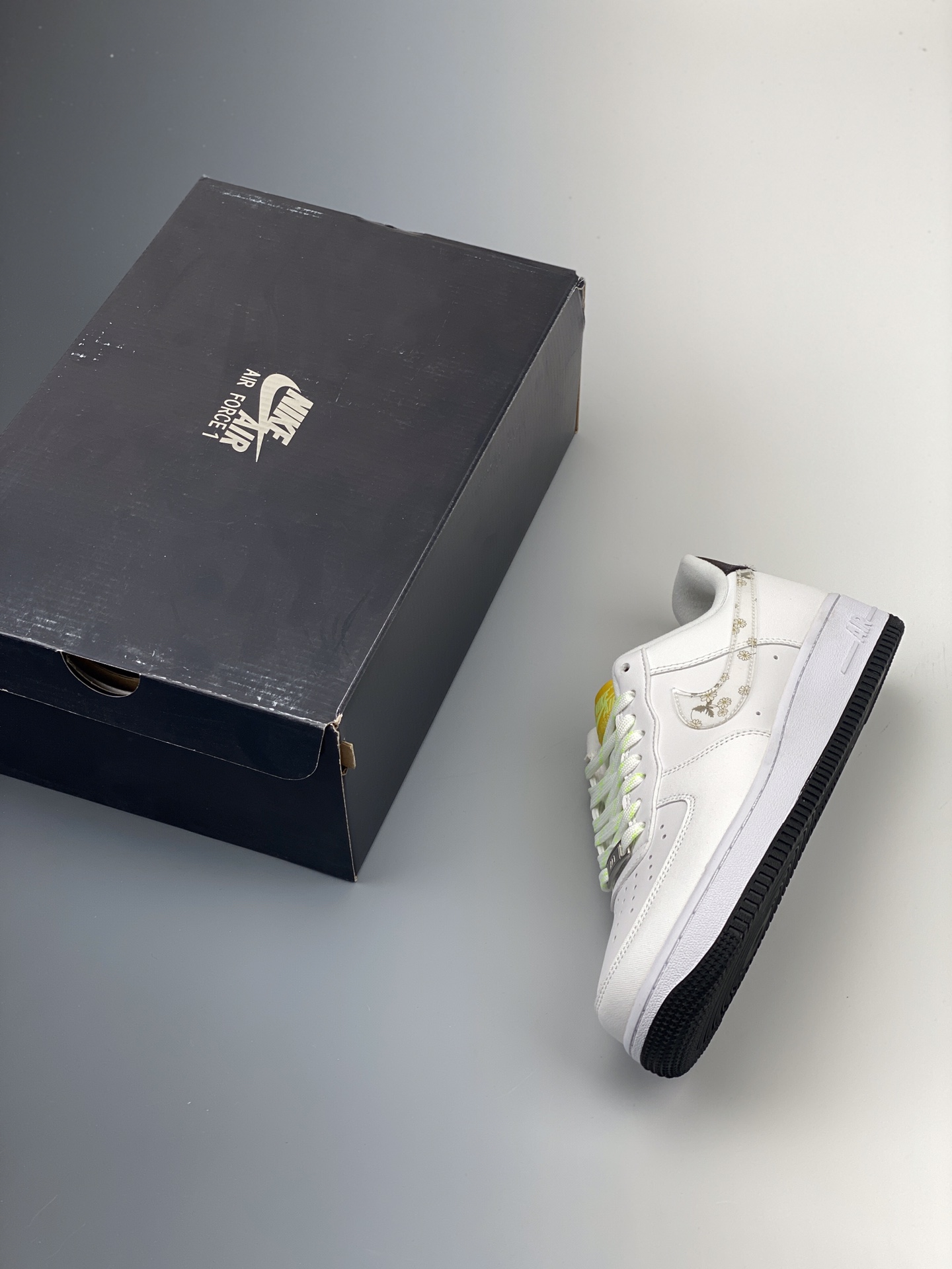 160    Nike Air Force 1 空军一号低帮运动休闲板鞋 CW5571-100
