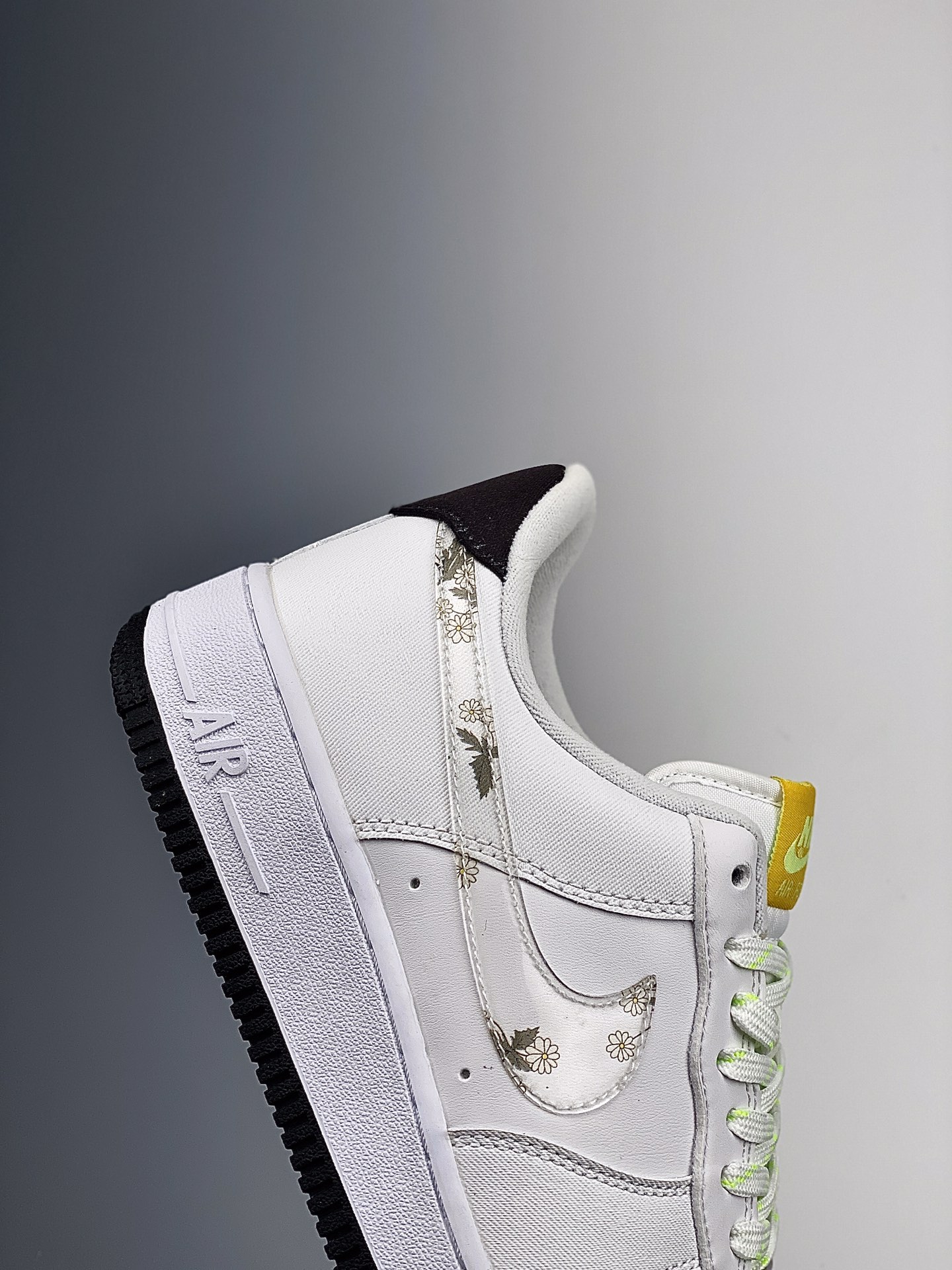 160    Nike Air Force 1 空军一号低帮运动休闲板鞋 CW5571-100