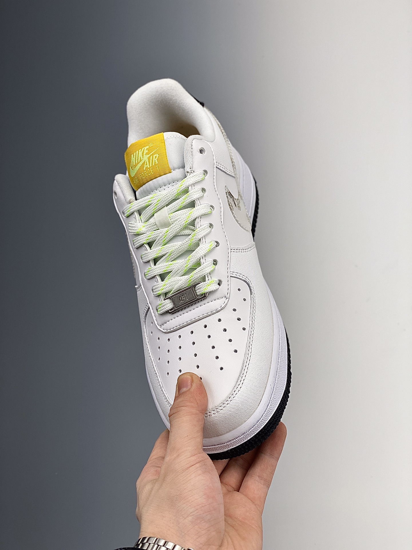 160    Nike Air Force 1 空军一号低帮运动休闲板鞋 CW5571-100