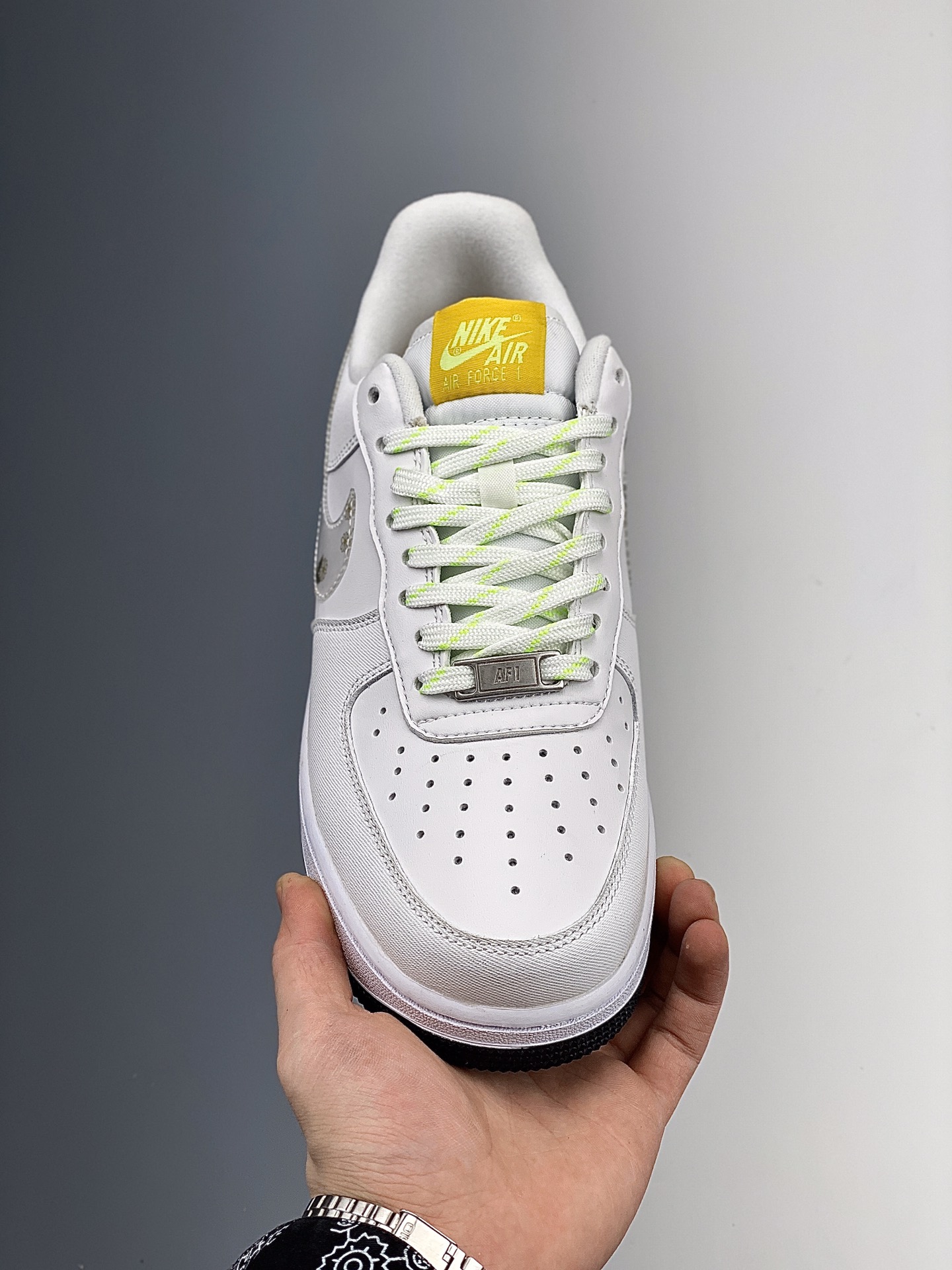 160    Nike Air Force 1 空军一号低帮运动休闲板鞋 CW5571-100