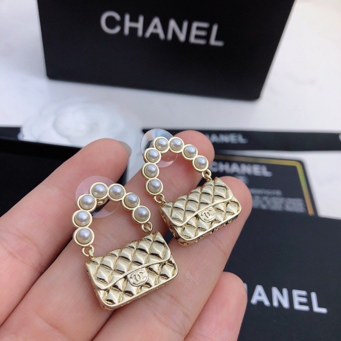 官网打版 小香 CHANEL 包包耳钉耳坠。 优雅大方精工设计   雕刻 非常修饰脸型    青春活力 