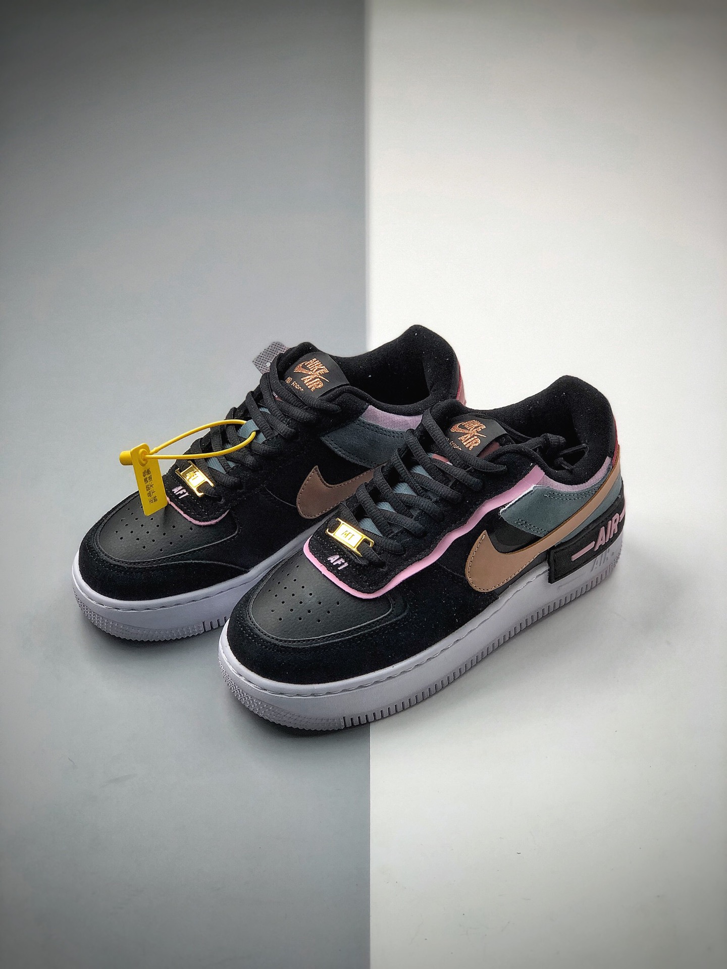 180 Nike 空军一号运动休闲板鞋  货号：CU5315-001