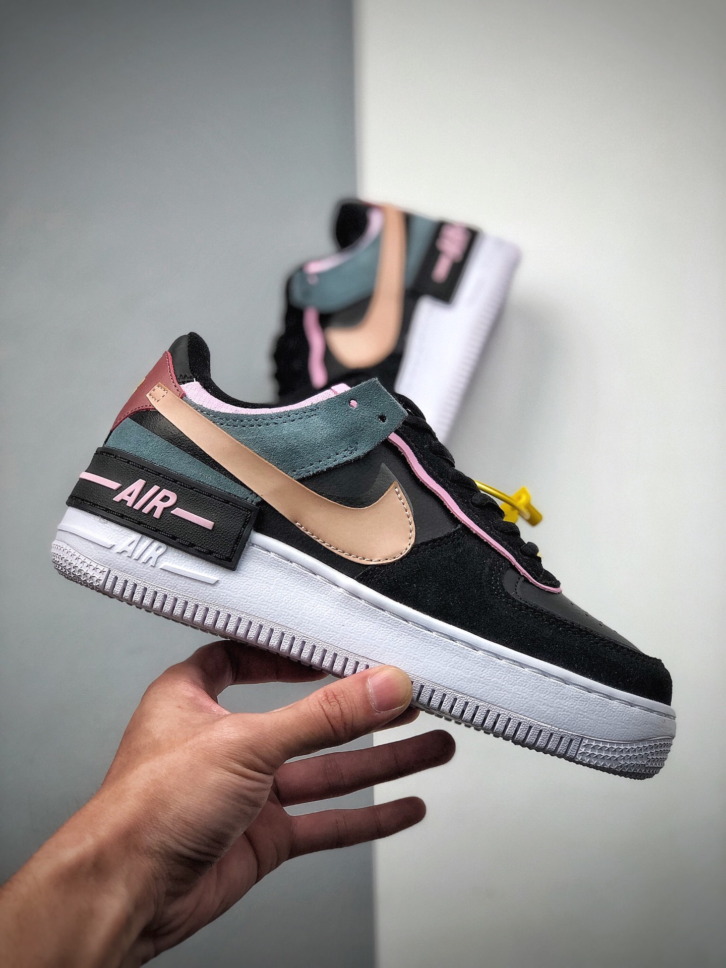 180 Nike 空军一号运动休闲板鞋  货号：CU5315-001