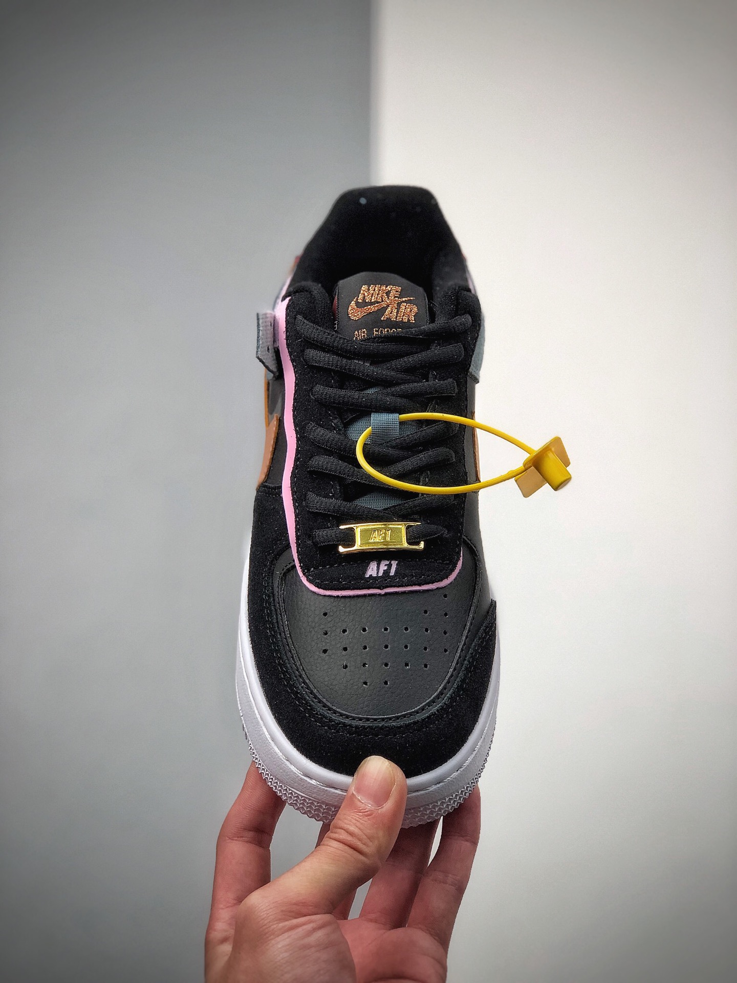 180 Nike 空军一号运动休闲板鞋  货号：CU5315-001