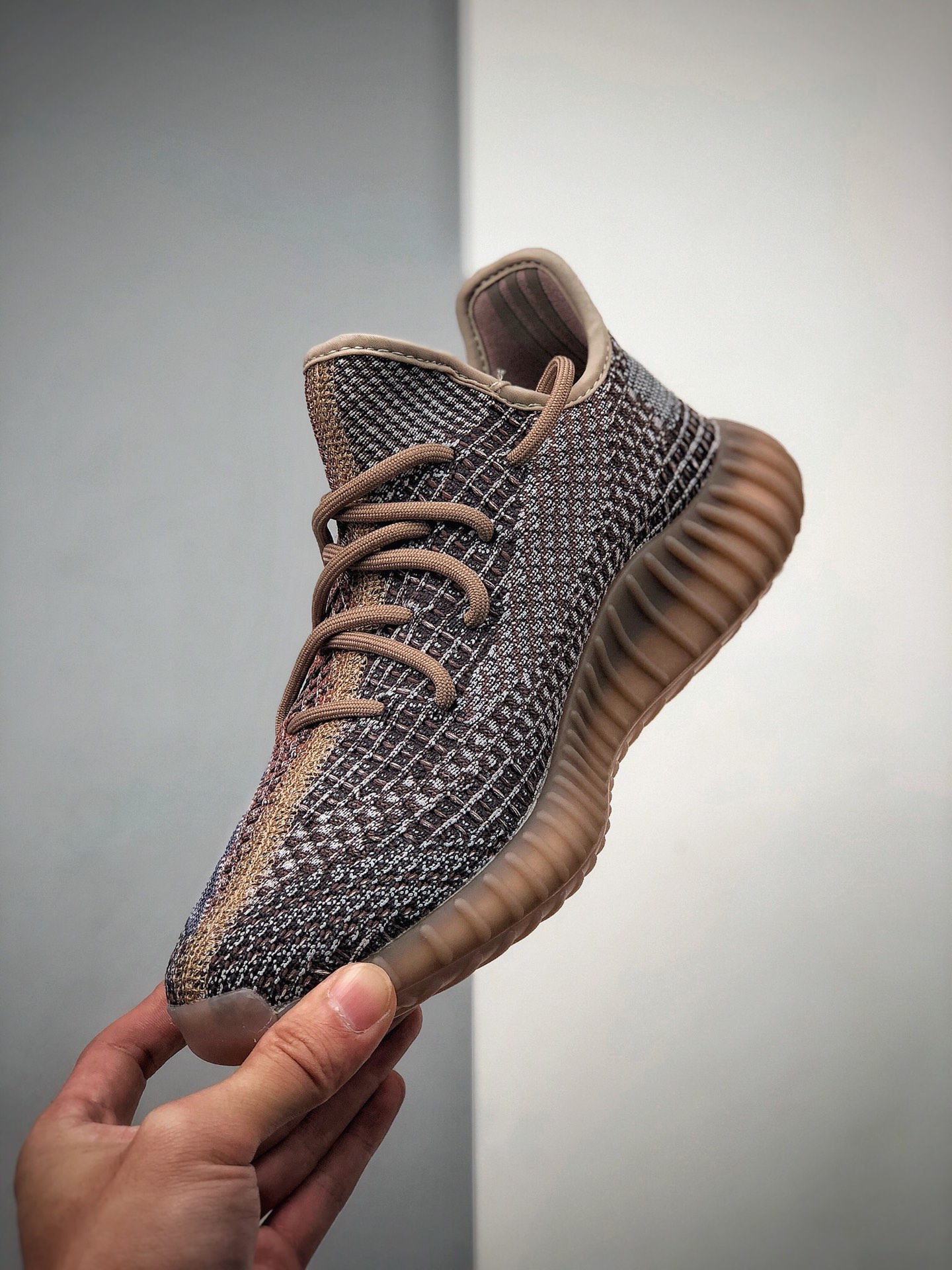 200  阿迪达斯Adidas Yeezy Boost 350 V2”Fade”百搭轻便爆米花中底休闲运动慢跑鞋“单宁棕褐暗蓝”H02795