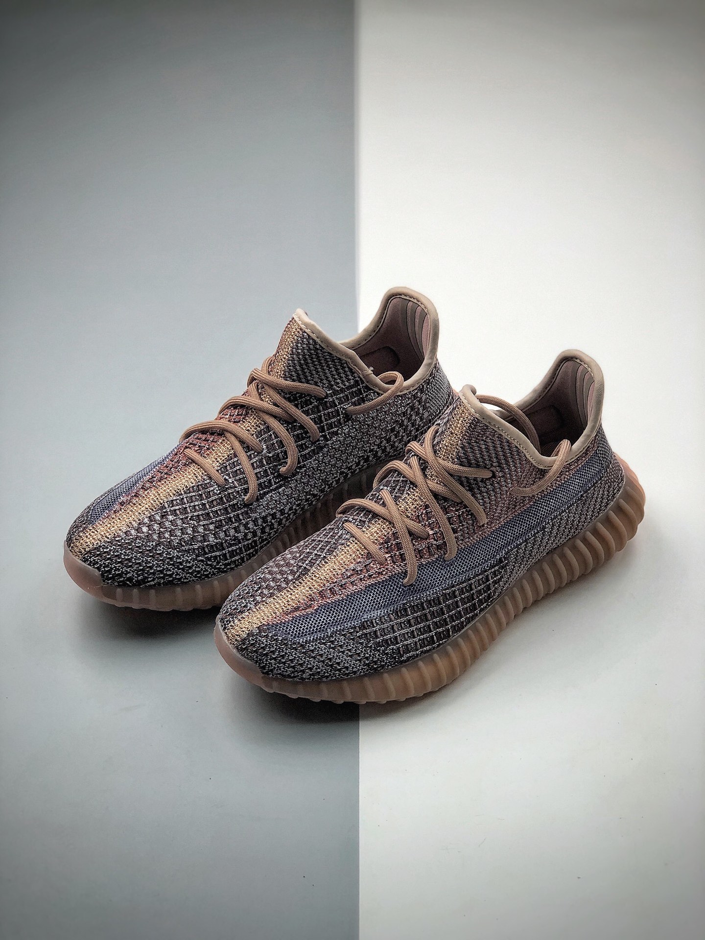 200  阿迪达斯Adidas Yeezy Boost 350 V2”Fade”百搭轻便爆米花中底休闲运动慢跑鞋“单宁棕褐暗蓝”H02795