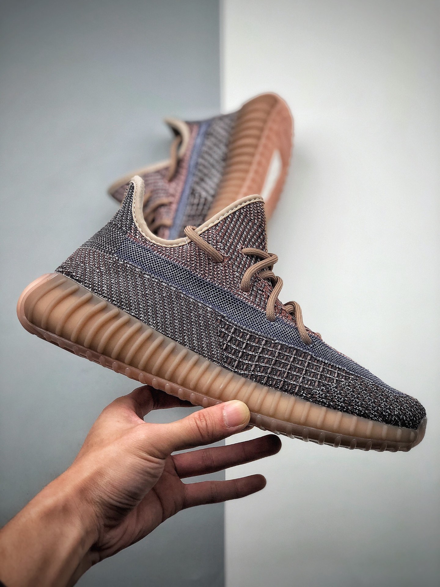 200  阿迪达斯Adidas Yeezy Boost 350 V2”Fade”百搭轻便爆米花中底休闲运动慢跑鞋“单宁棕褐暗蓝”H02795