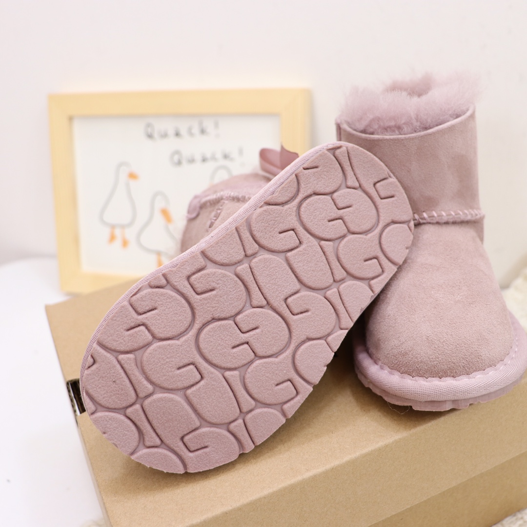 图片[8]-UGG皮毛一体蝴蝶结宝宝鞋雪地靴尺码15–20 此款是小童款.鞋底是薄的非常适合小宝宝💪 俏皮可爱的后蝴蝶结.和logo的完美结合.可爱甜美📣 是羊皮毛一体，真羊毛.软橡胶防滑底轻便舒适👍…-选品中心