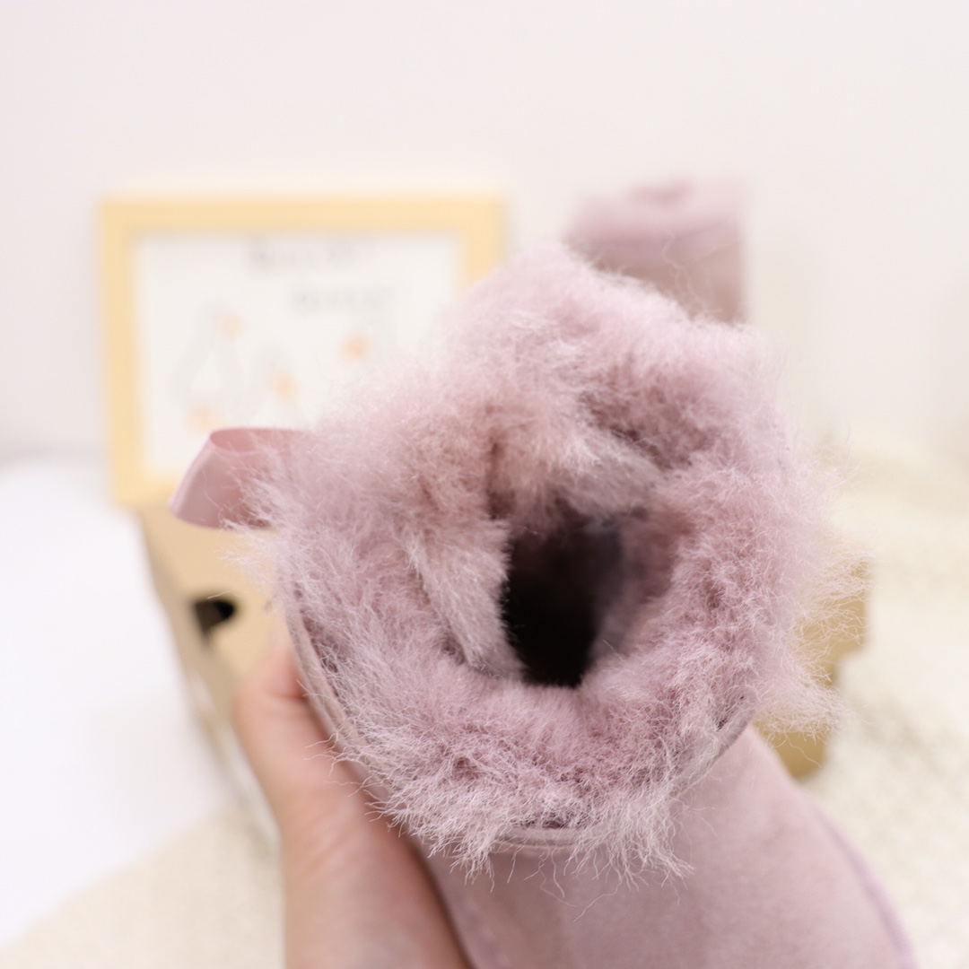 图片[7]-UGG皮毛一体蝴蝶结宝宝鞋雪地靴尺码15–20 此款是小童款.鞋底是薄的非常适合小宝宝💪 俏皮可爱的后蝴蝶结.和logo的完美结合.可爱甜美📣 是羊皮毛一体，真羊毛.软橡胶防滑底轻便舒适👍…-选品中心