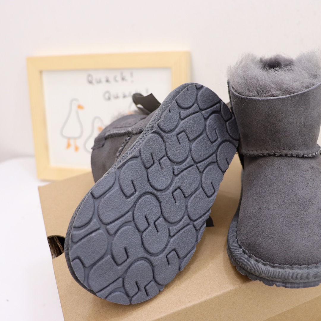 图片[5]-UGG皮毛一体蝴蝶结宝宝鞋雪地靴尺码15–20 此款是小童款.鞋底是薄的非常适合小宝宝💪 俏皮可爱的后蝴蝶结.和logo的完美结合.可爱甜美📣 是羊皮毛一体，真羊毛.软橡胶防滑底轻便舒适👍…-选品中心