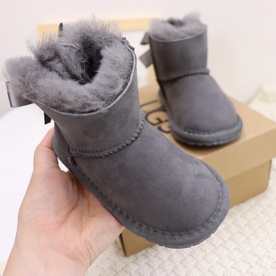 图片[7]-UGG皮毛一体蝴蝶结宝宝鞋雪地靴尺码15–20 此款是小童款.鞋底是薄的非常适合小宝宝💪 俏皮可爱的后蝴蝶结.和logo的完美结合.可爱甜美📣 是羊皮毛一体，真羊毛.软橡胶防滑底轻便舒适👍…-选品中心