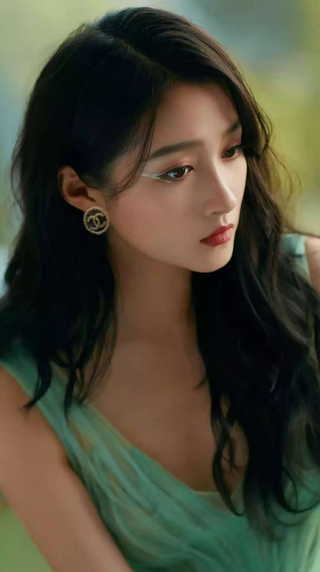 Chanel 抢手好货快 Chanel香家 最新款黑玛瑙圆环耳钉耳环 logo字印 非常不错的款式推荐