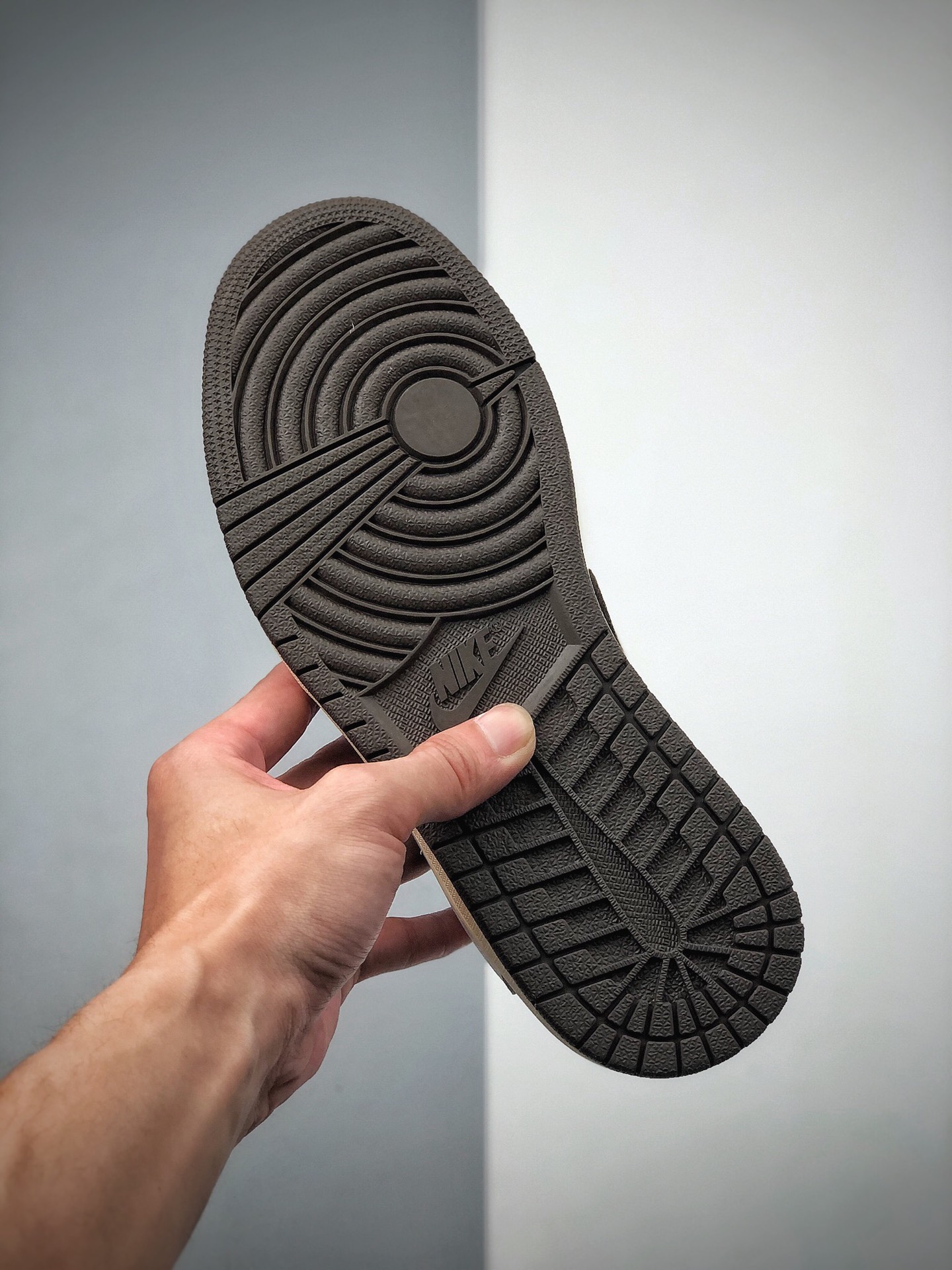 240  Air Jordan 1 Retro High OG 倒勾 低帮 深棕 AJ1 乔丹1代 aj1 乔1 咖啡色 深棕 反向脚趾CQ4277-001