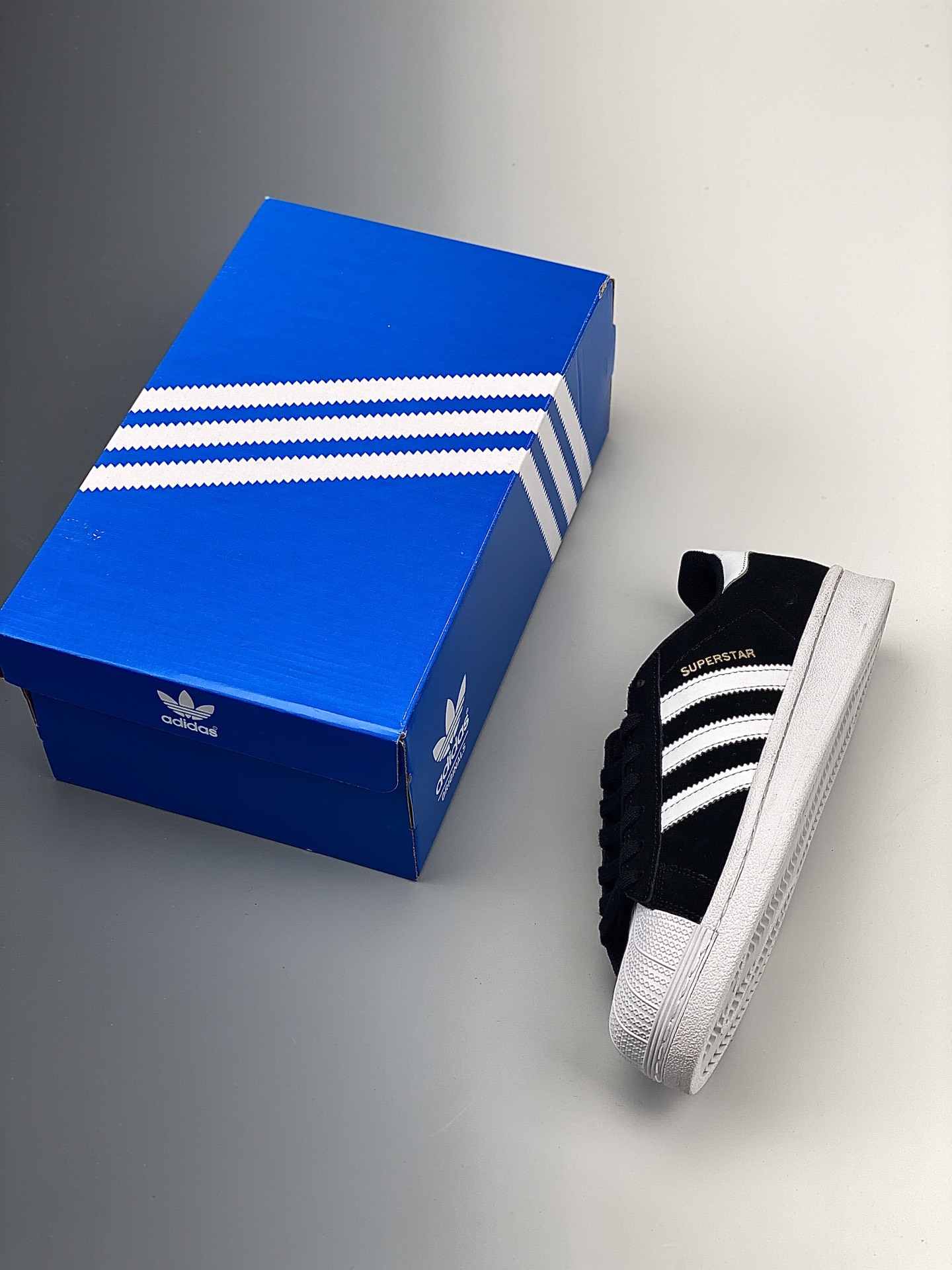 170     Adidas Superstar 反毛贝壳头经典百搭休闲运动板鞋  FX2335