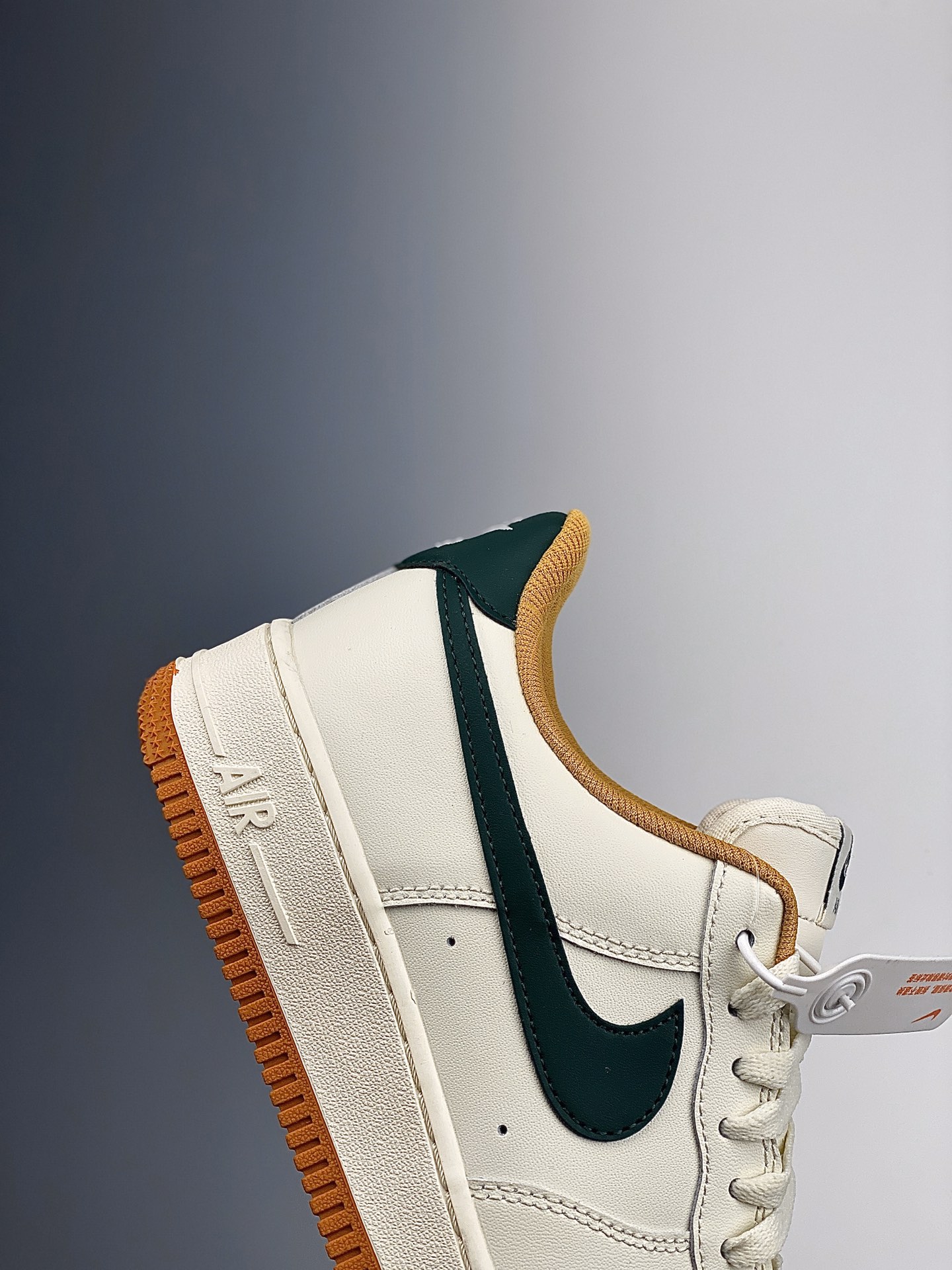 190  Nike Air Force 1 空军一号低帮运动休闲板鞋 CJ6065-600