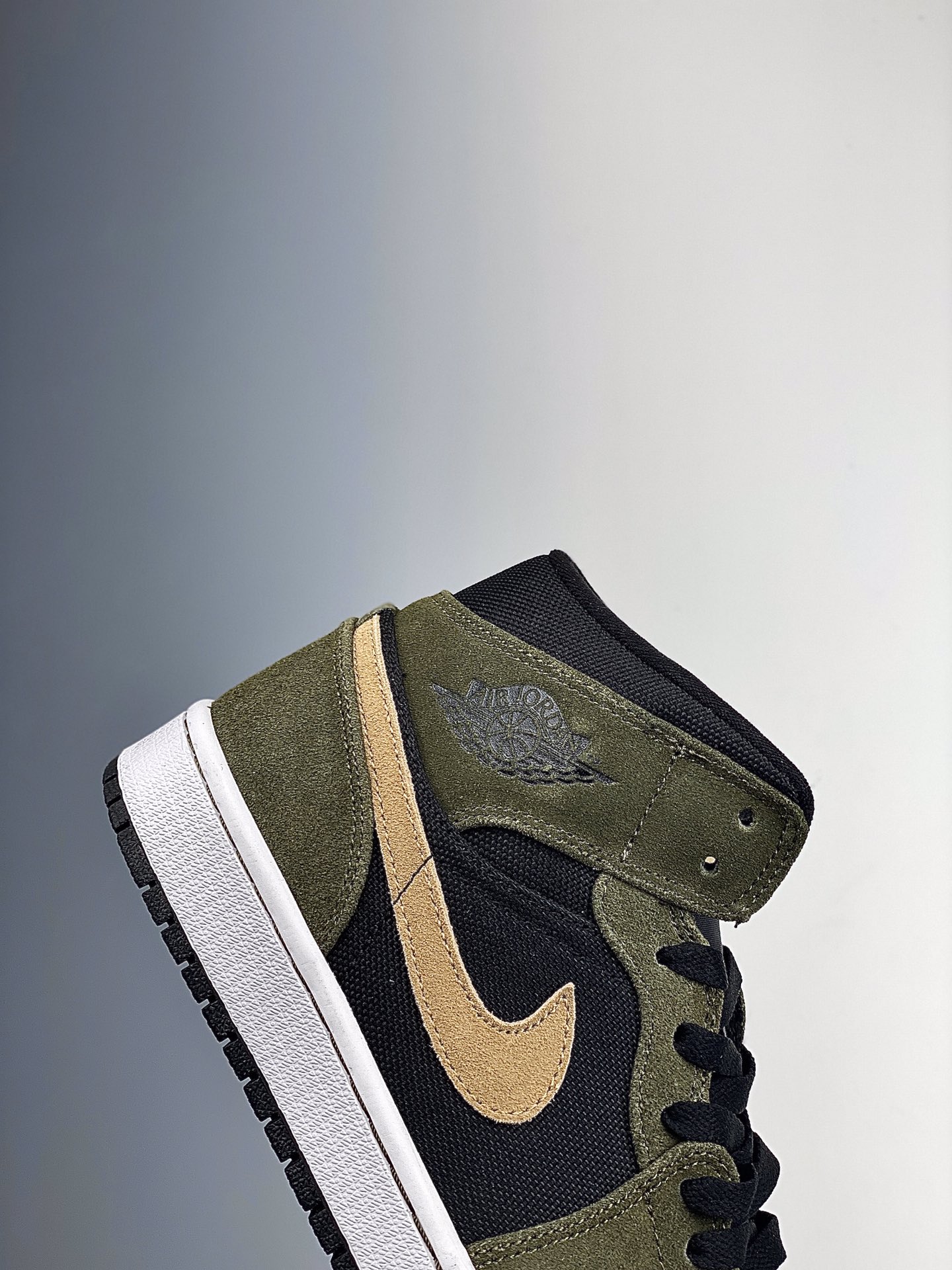 240  Air Jordan 1 Mid AJ1乔1中帮文化篮球鞋  bQ6472-030