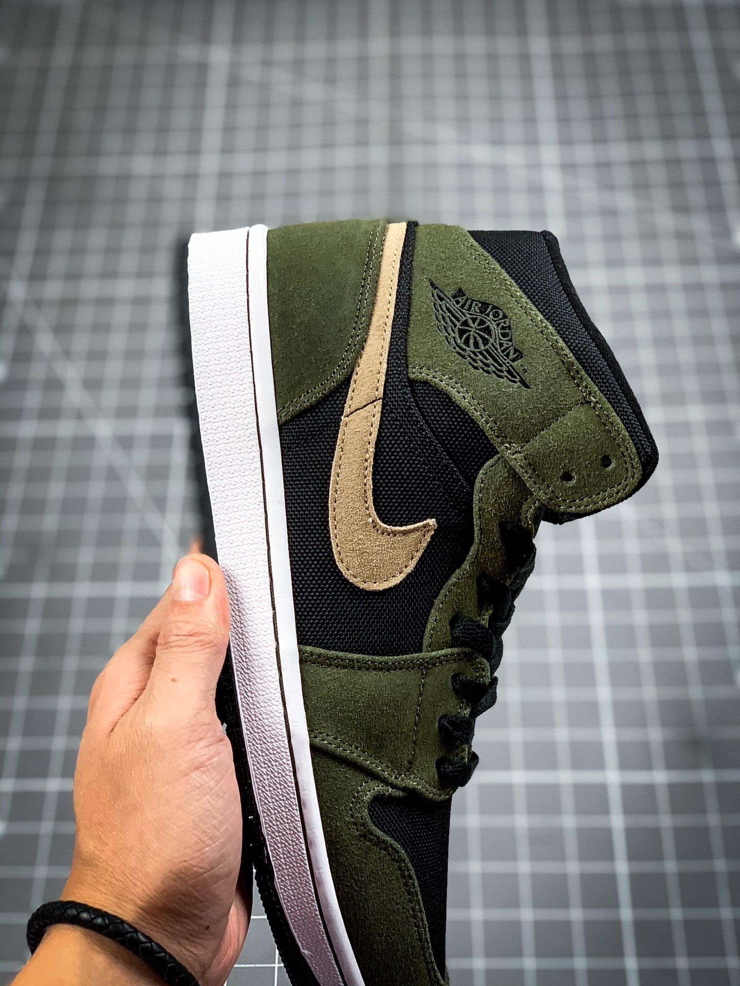 240  Air Jordan 1 Mid AJ1乔1中帮文化篮球鞋  BQ6472-030