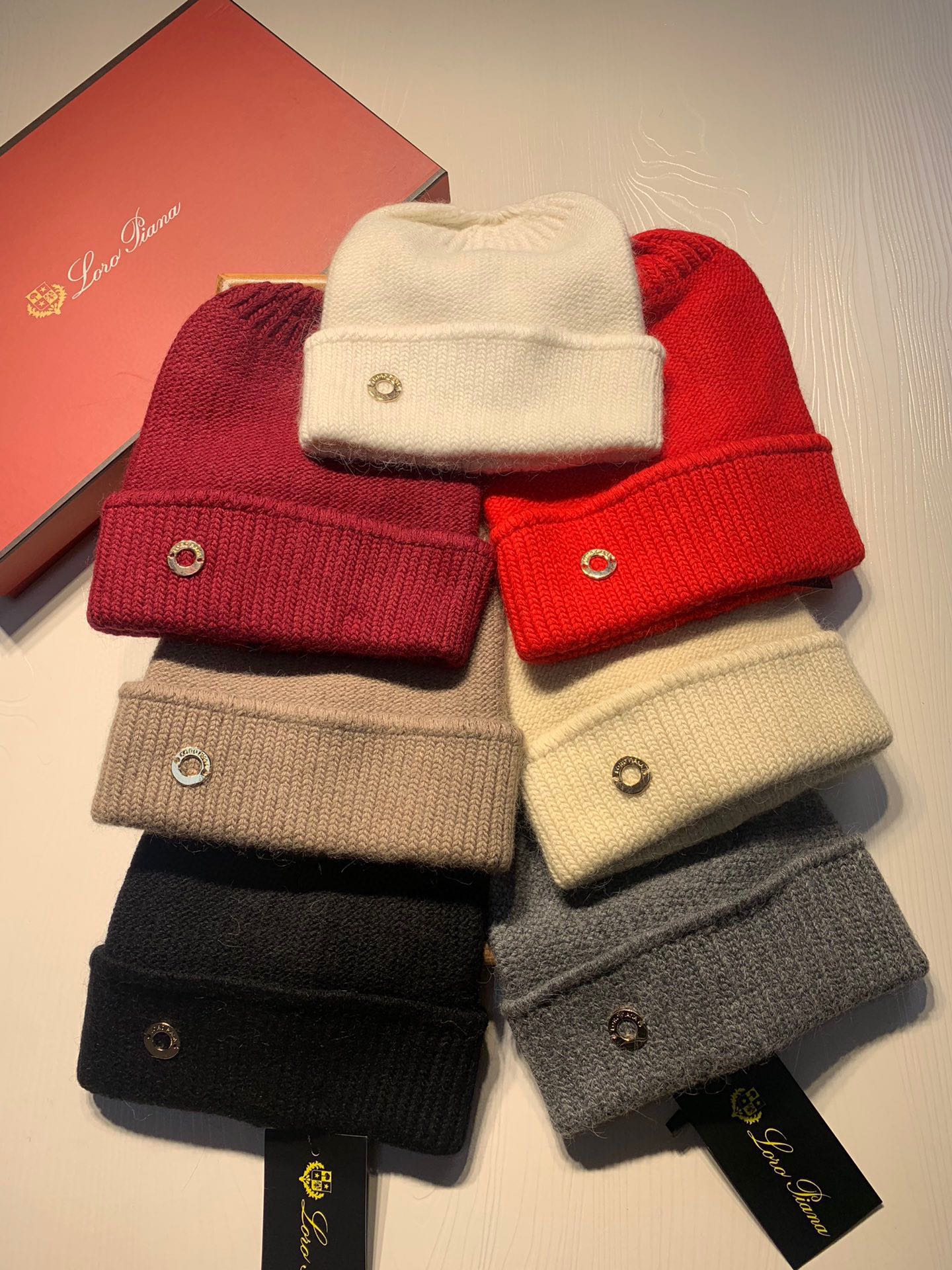 🌹。LP。【羊毛单帽】客供小羊毛！珍贵典藏的灵魂帽子！客供色纱.每个颜色都非常好看！经典！手感软腻.70