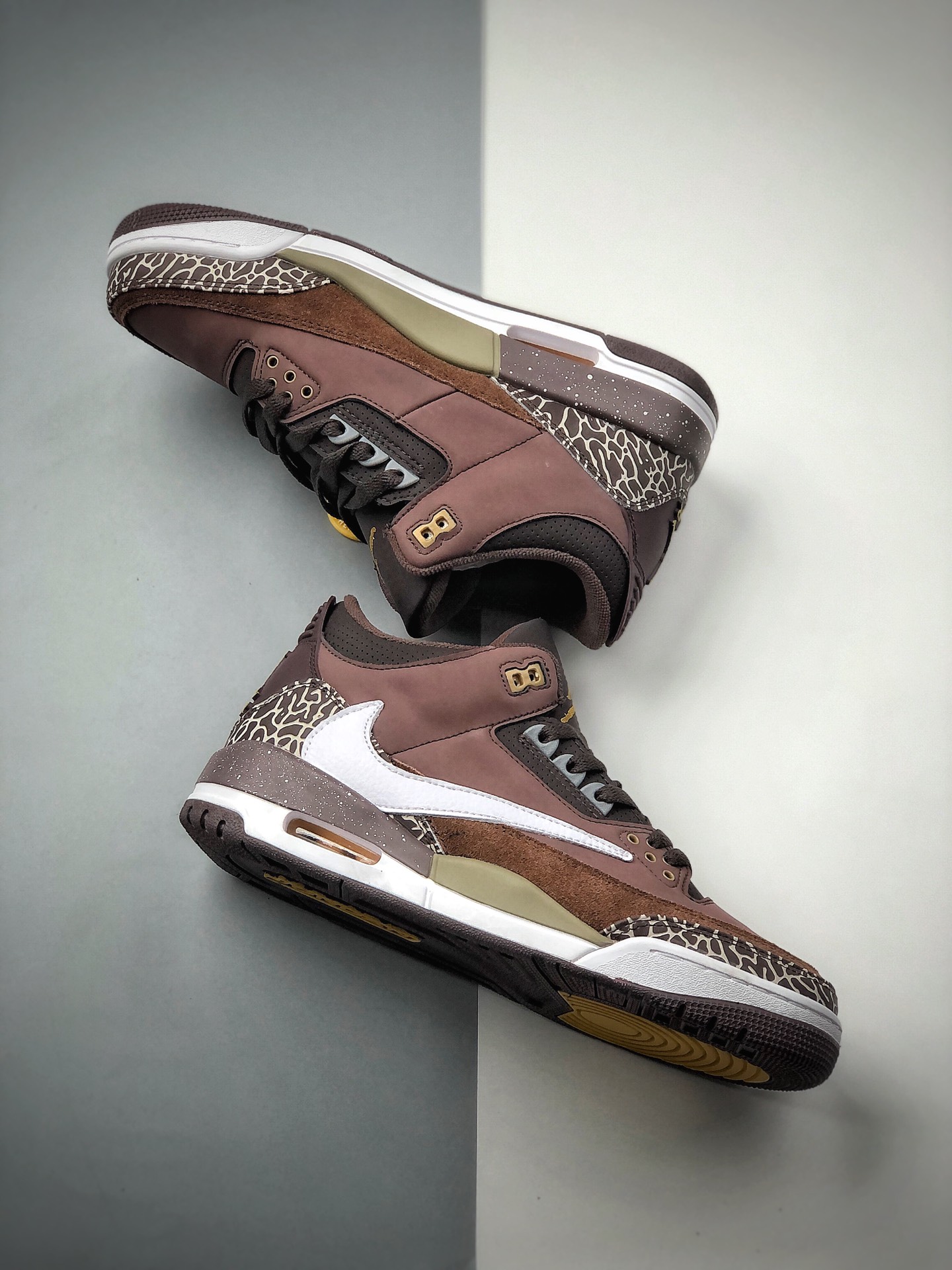 240  Travis Scott x Air Jordan 3 Retro 麂皮 倒勾 树皮纹 AJ3 乔丹3代 aj3 乔3 倒勾深棕 626988-018