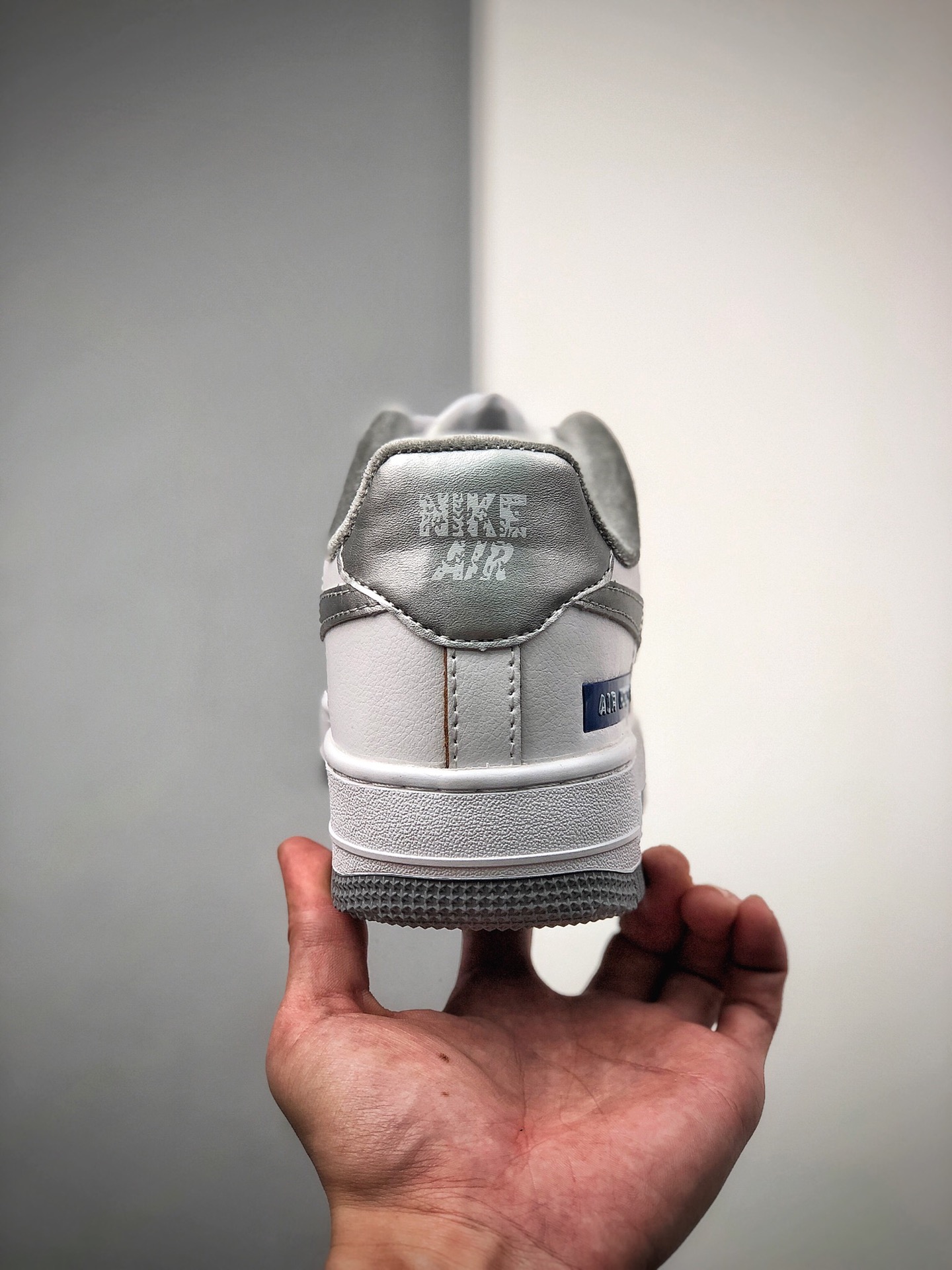 180 Nike 空军一号运动休闲板鞋  DC5209-100