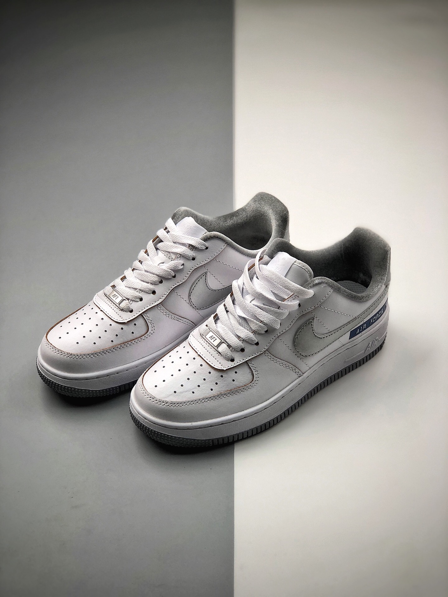 180 Nike 空军一号运动休闲板鞋  DC5209-100