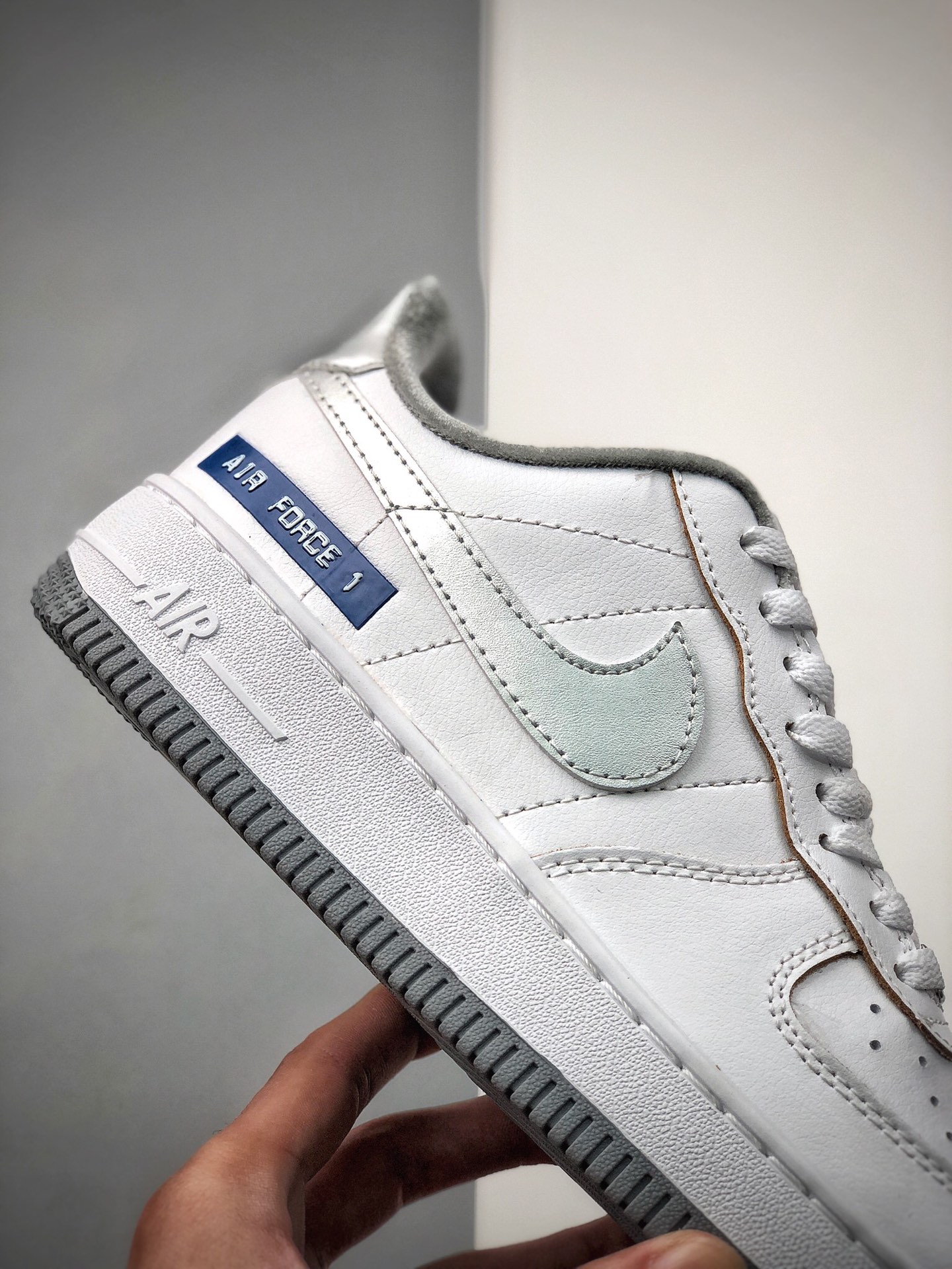 180 Nike 空军一号运动休闲板鞋  DC5209-100
